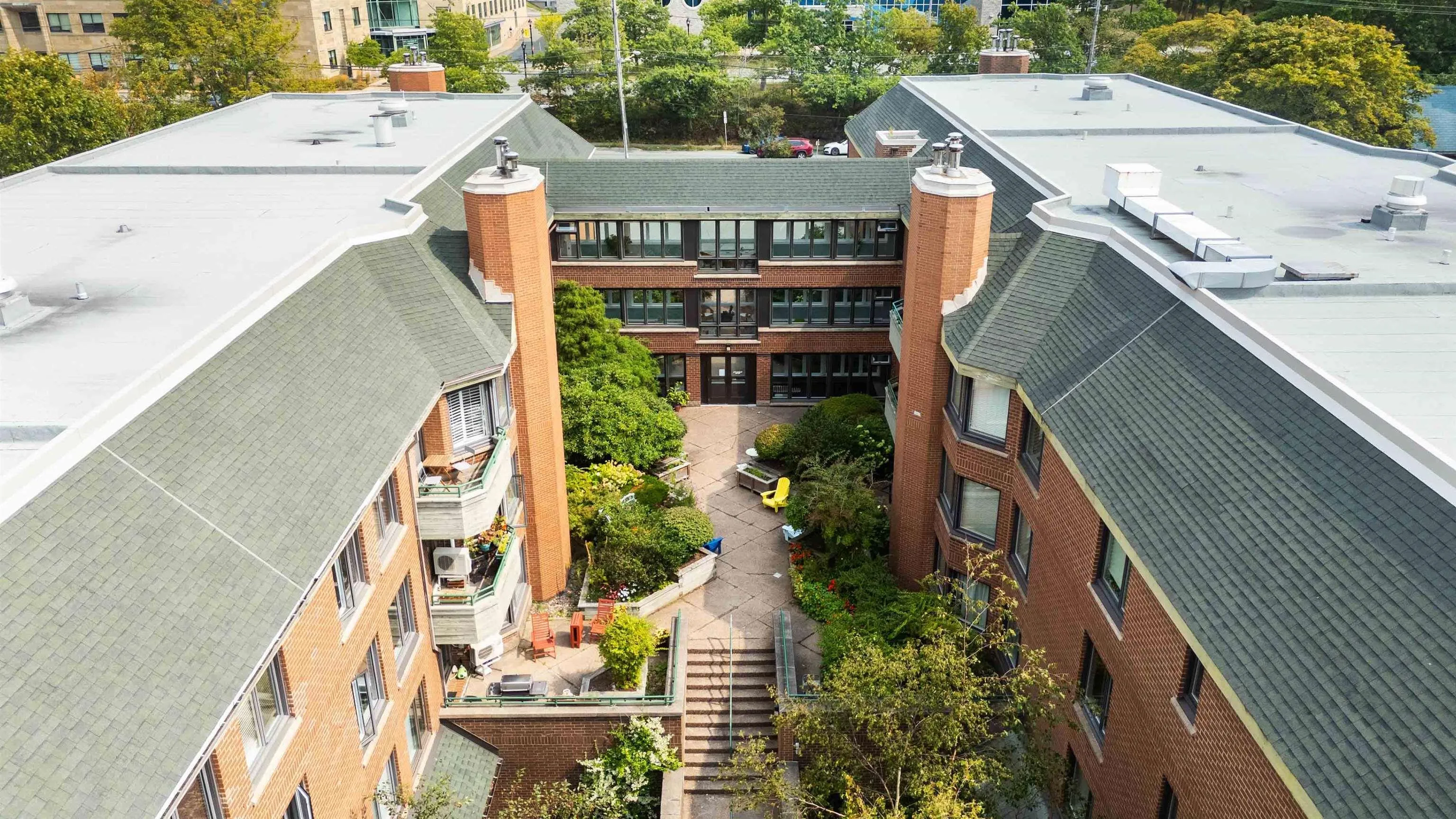 305-1350 Oxford Street, Halifax, NS B3H 3Y8, 2 Bedrooms Bedrooms, ,2 BathroomsBathrooms,Residential,For Sale,Oxford,202522625