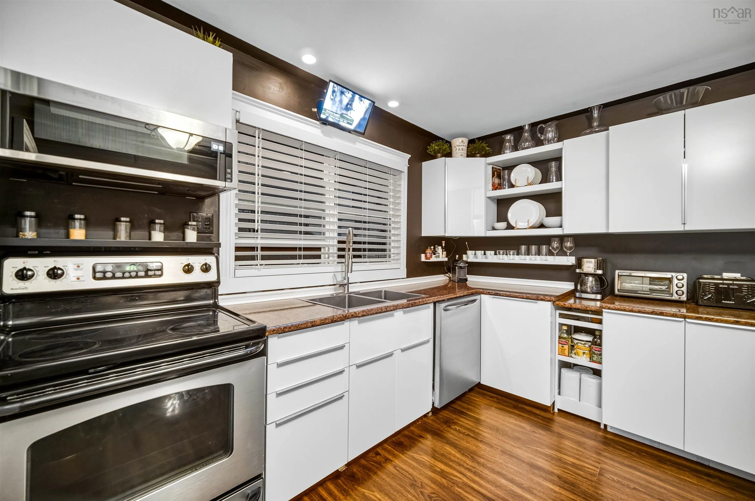 47 Kingston Crescent, Dartmouth, NS B3A 2L9, 4 Bedrooms Bedrooms, ,3 BathroomsBathrooms,Residential,For Sale,Kingston,202525577