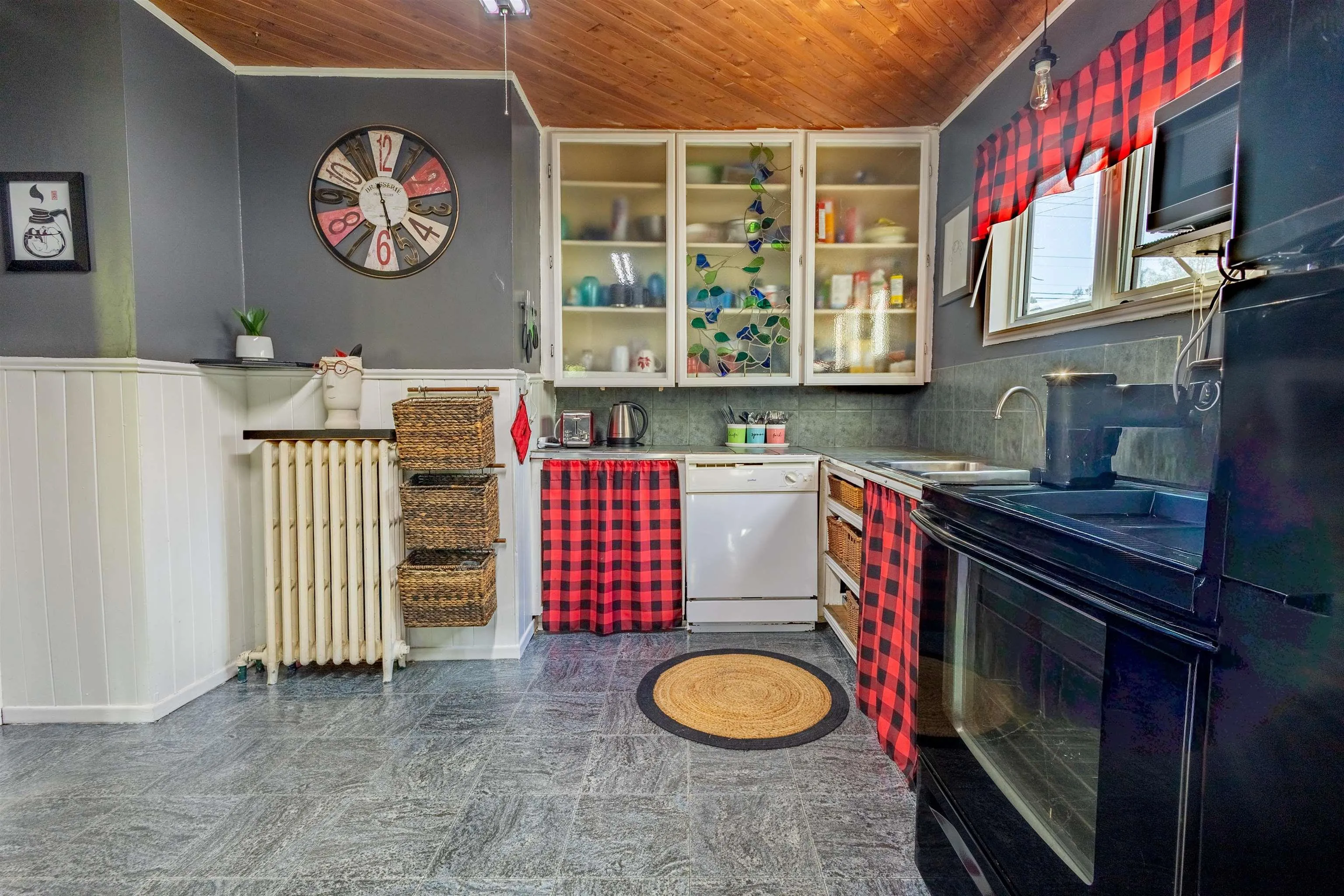 248 Main Street, Florence, NS B1Y 1K7, 2 Bedrooms Bedrooms, ,1 BathroomBathrooms,Residential,For Sale,Main,202521991