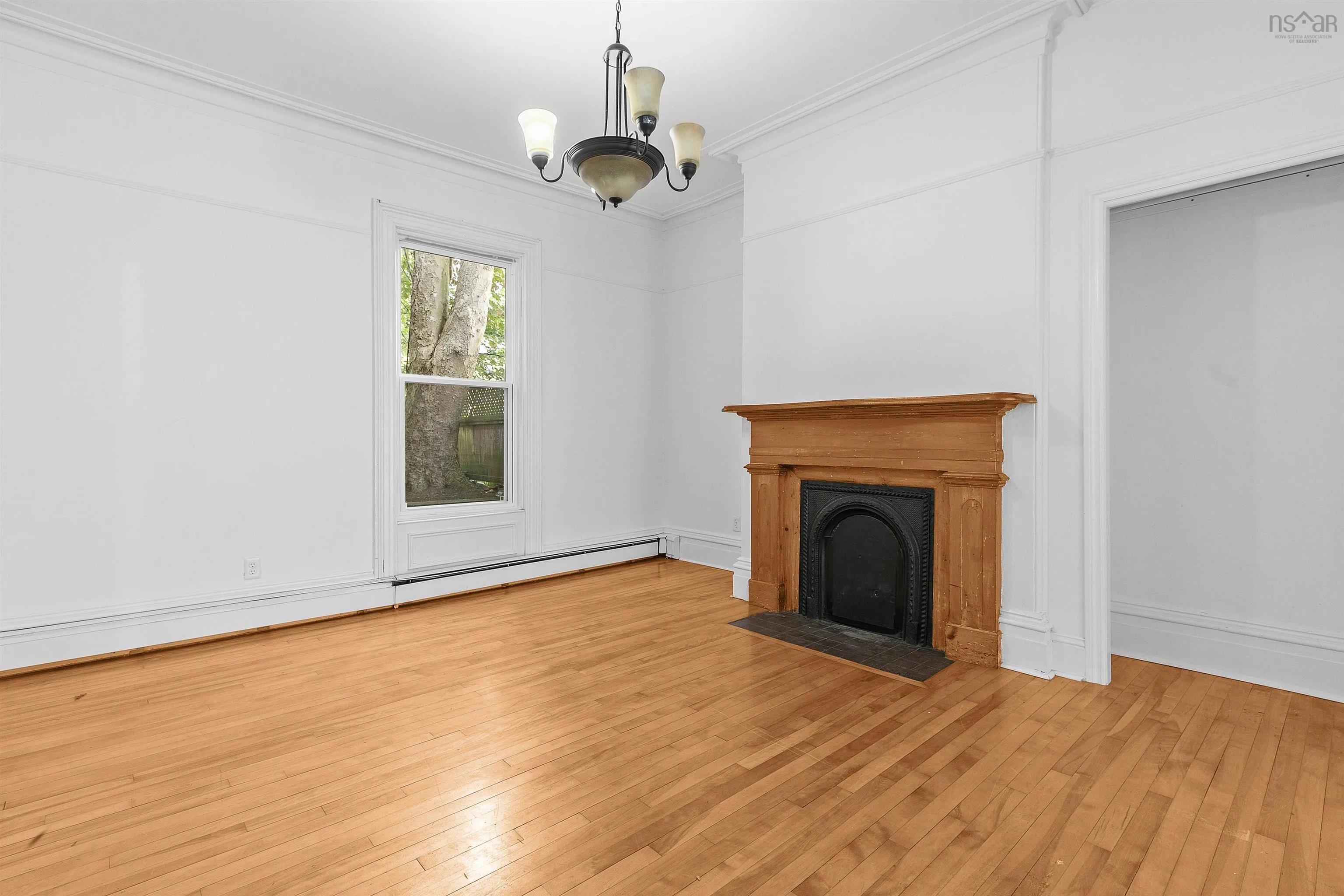 1056 Lucknow Street, Halifax, NS B3H 2T5, 4 Bedrooms Bedrooms, ,3 BathroomsBathrooms,Residential,For Sale,Lucknow,202523828