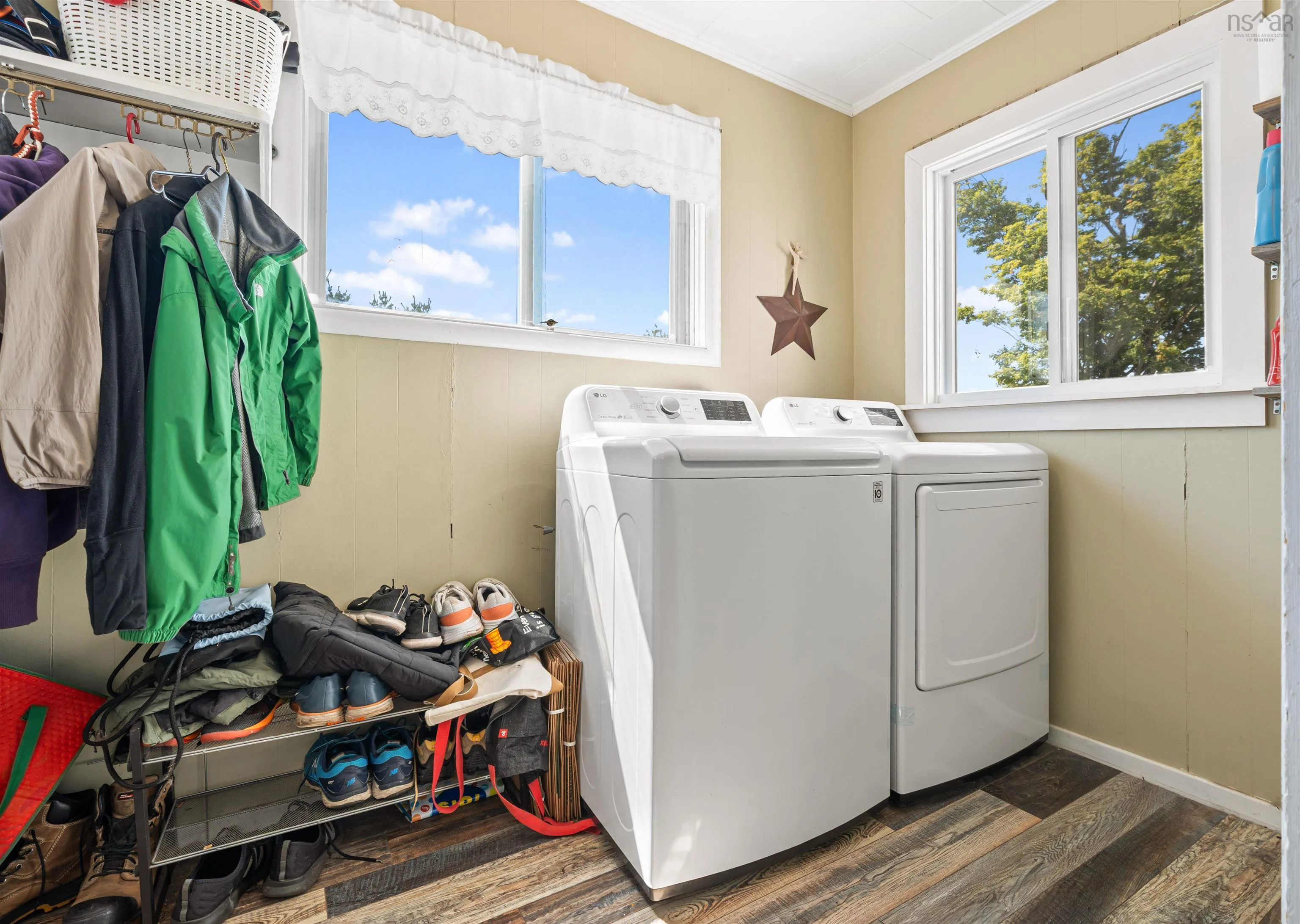 46 Lockhart Avenue, Truro, NS B2N 5P7, 3 Bedrooms Bedrooms, ,1 BathroomBathrooms,Residential,For Sale,Lockhart,202521507