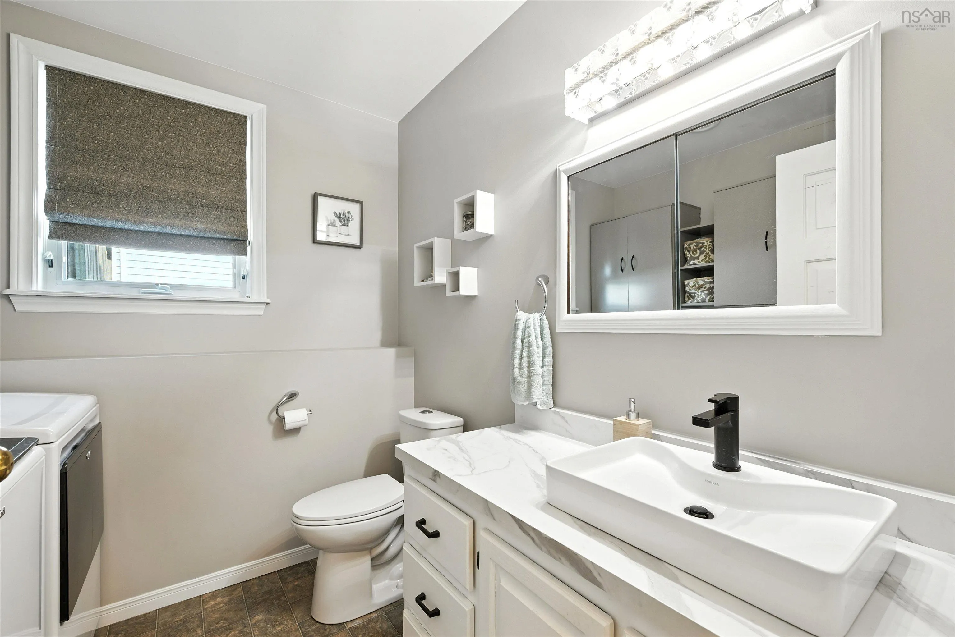 37 Montebello Drive, Dartmouth, NS B2X 2H1, 4 Bedrooms Bedrooms, ,3 BathroomsBathrooms,Residential,For Sale,Montebello,202520103