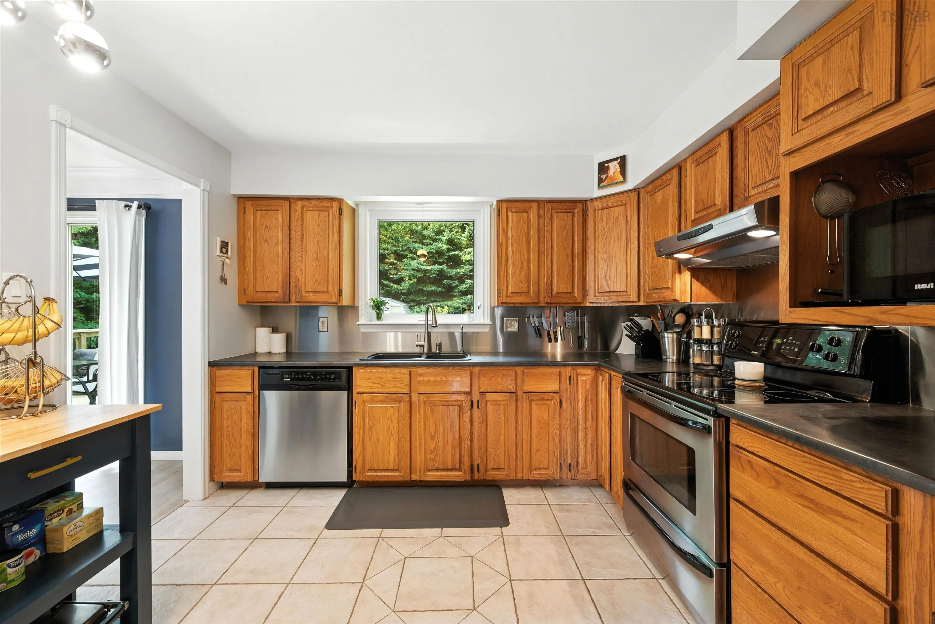 37 Montebello Drive, Dartmouth, NS B2X 2H1, 4 Bedrooms Bedrooms, ,3 BathroomsBathrooms,Residential,For Sale,Montebello,202520103