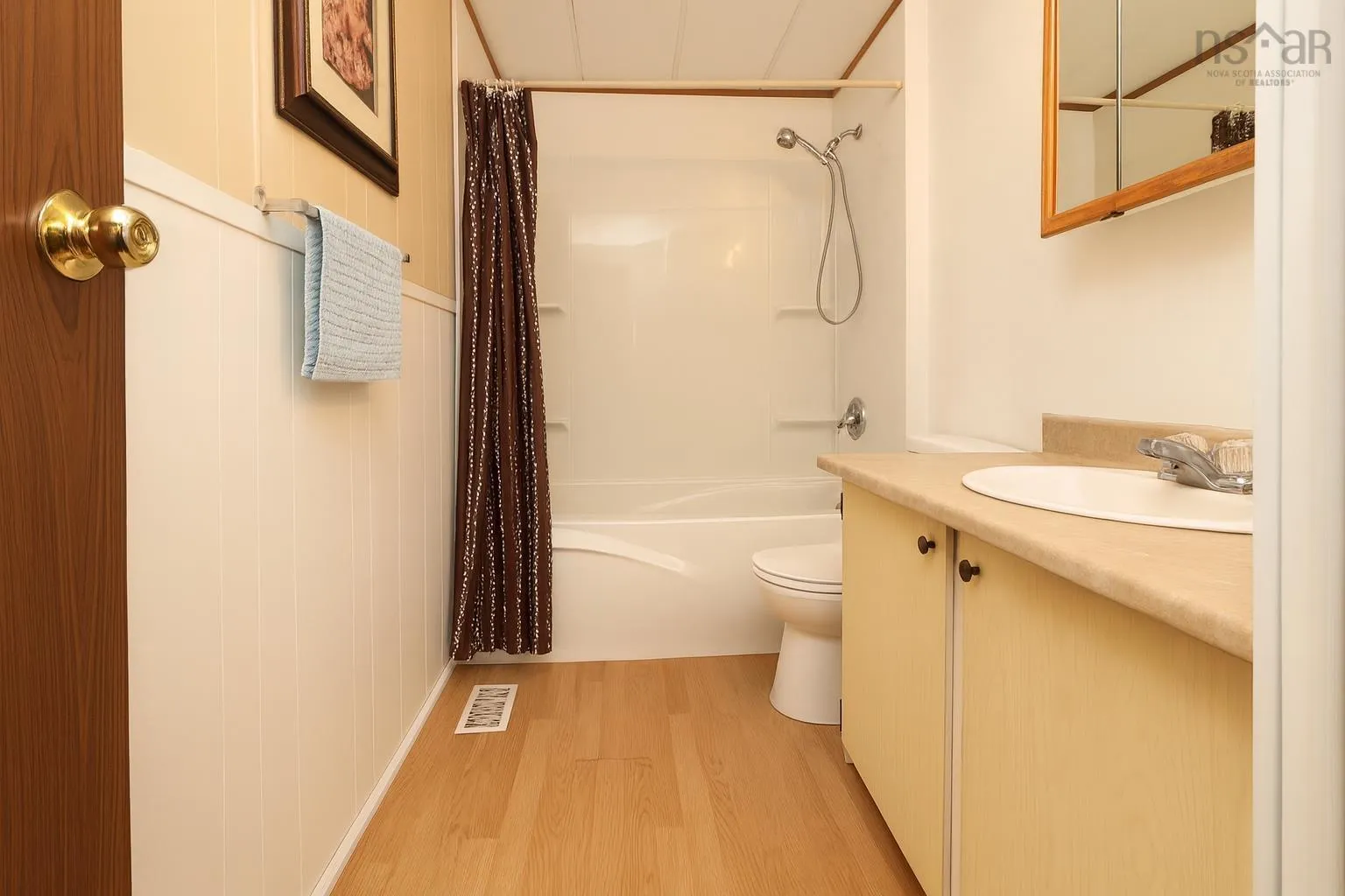 1372 Highway 1, Hants Border, NS B0P 1P0, 2 Bedrooms Bedrooms, ,1 BathroomBathrooms,Residential,For Sale,Highway 1,202523540