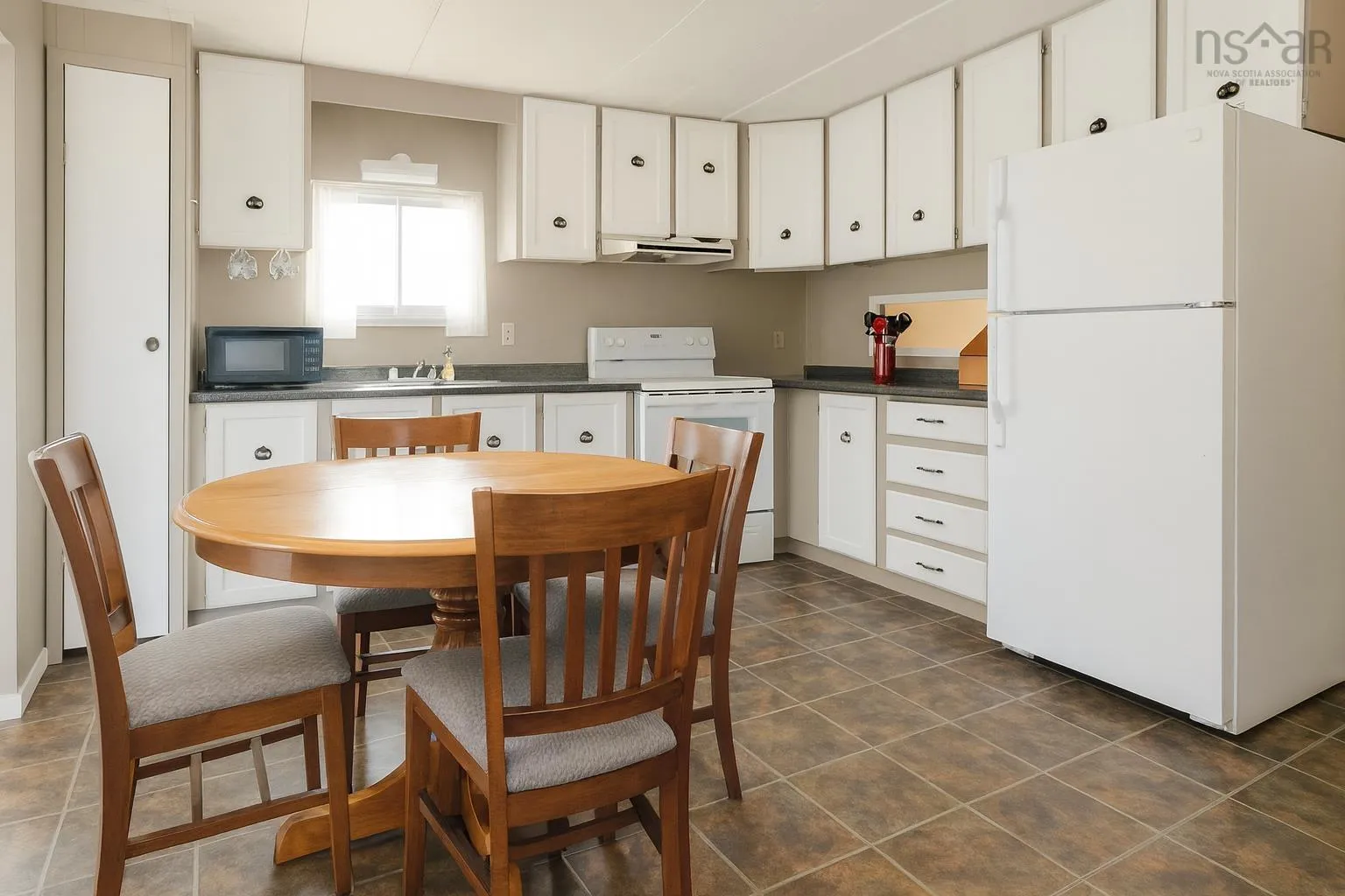 1372 Highway 1, Hants Border, NS B0P 1P0, 2 Bedrooms Bedrooms, ,1 BathroomBathrooms,Residential,For Sale,Highway 1,202523540