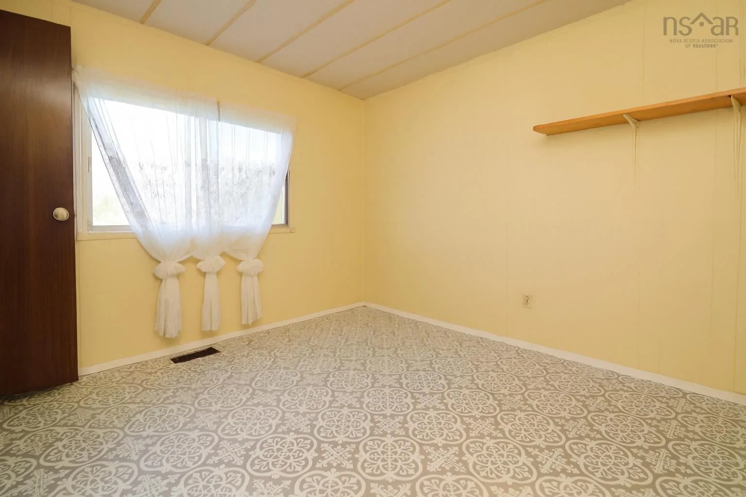 1372 Highway 1, Hants Border, NS B0P 1P0, 2 Bedrooms Bedrooms, ,1 BathroomBathrooms,Residential,For Sale,Highway 1,202523540