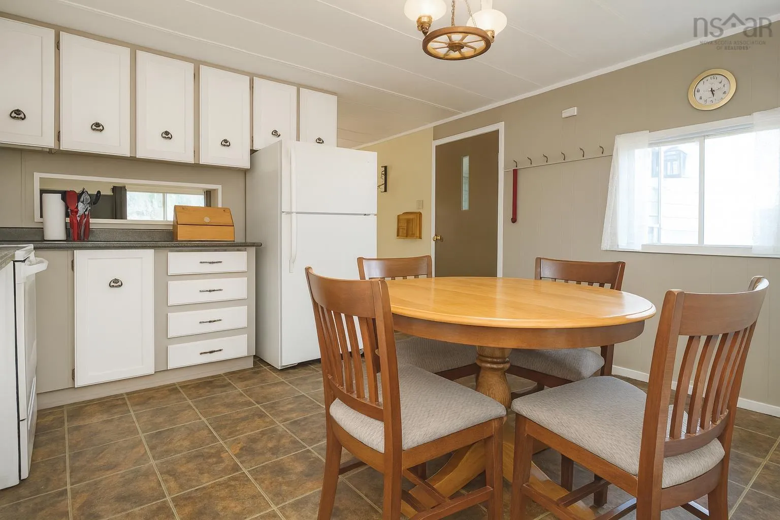 1372 Highway 1, Hants Border, NS B0P 1P0, 2 Bedrooms Bedrooms, ,1 BathroomBathrooms,Residential,For Sale,Highway 1,202523540