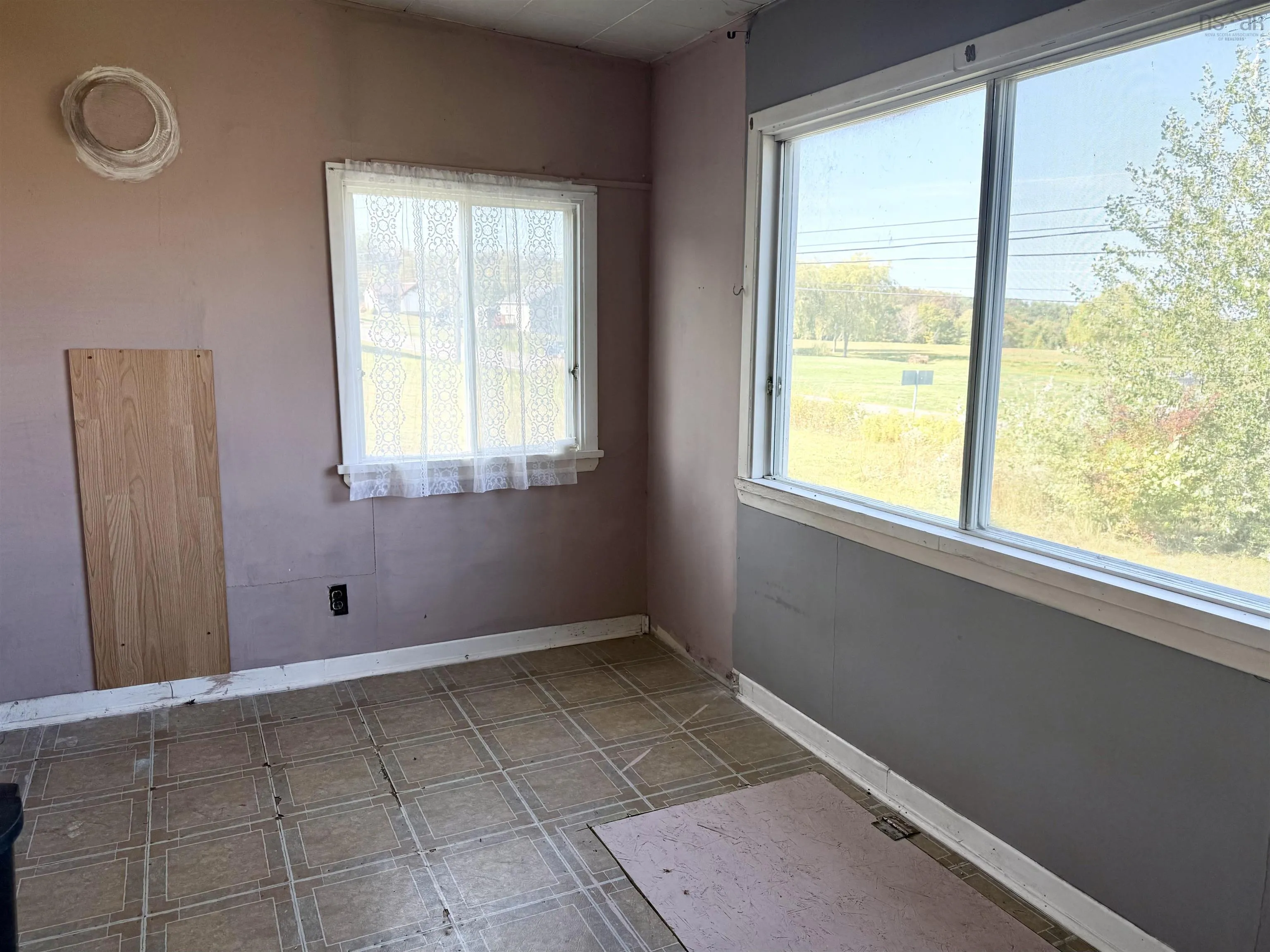 1372 Highway 1, Hants Border, NS B0P 1P0, 2 Bedrooms Bedrooms, ,1 BathroomBathrooms,Residential,For Sale,Highway 1,202523540