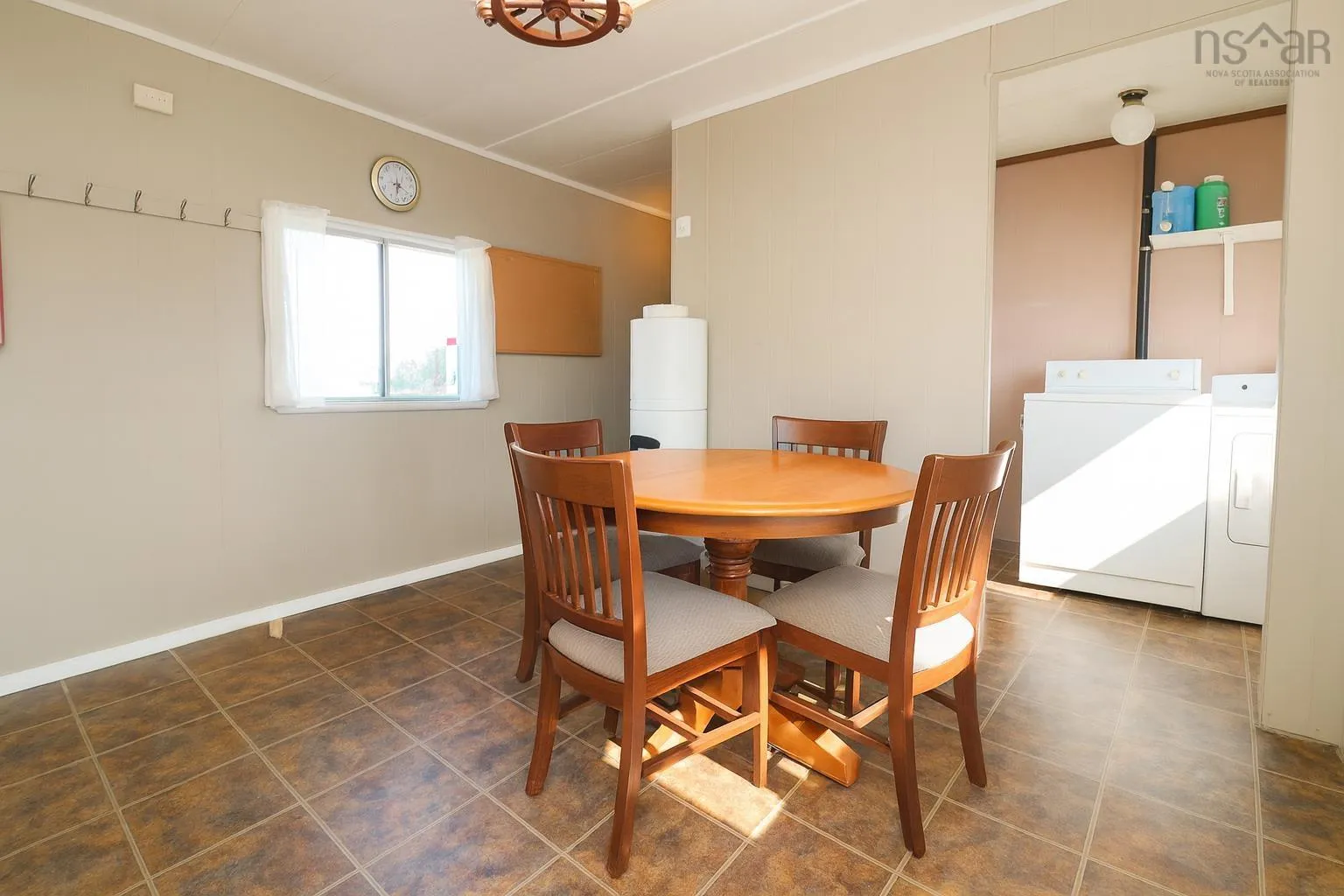 1372 Highway 1, Hants Border, NS B0P 1P0, 2 Bedrooms Bedrooms, ,1 BathroomBathrooms,Residential,For Sale,Highway 1,202523540