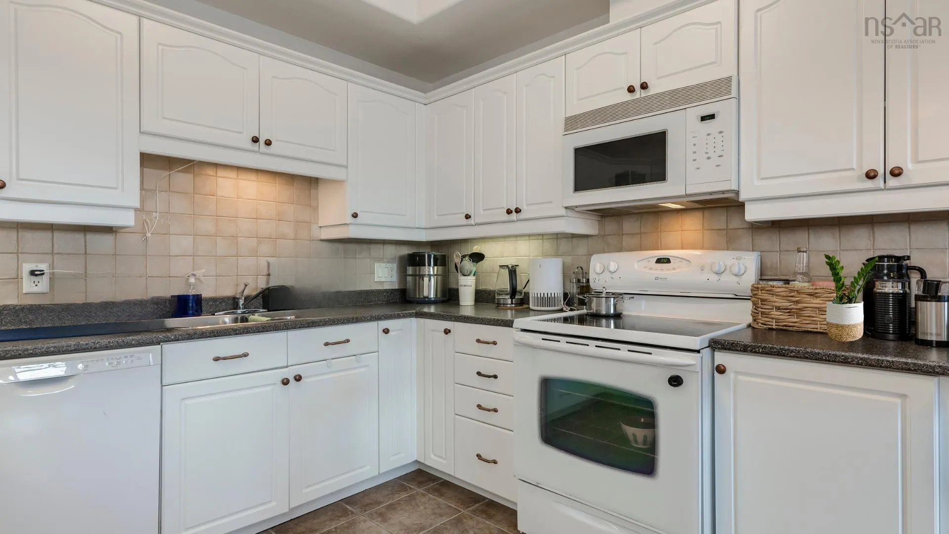 203-767 Parkland Drive, Halifax Ns B3s 1t1, 4 Bedrooms Bedrooms, ,2 BathroomsBathrooms,Residential,For Sale,Parkland,202507109