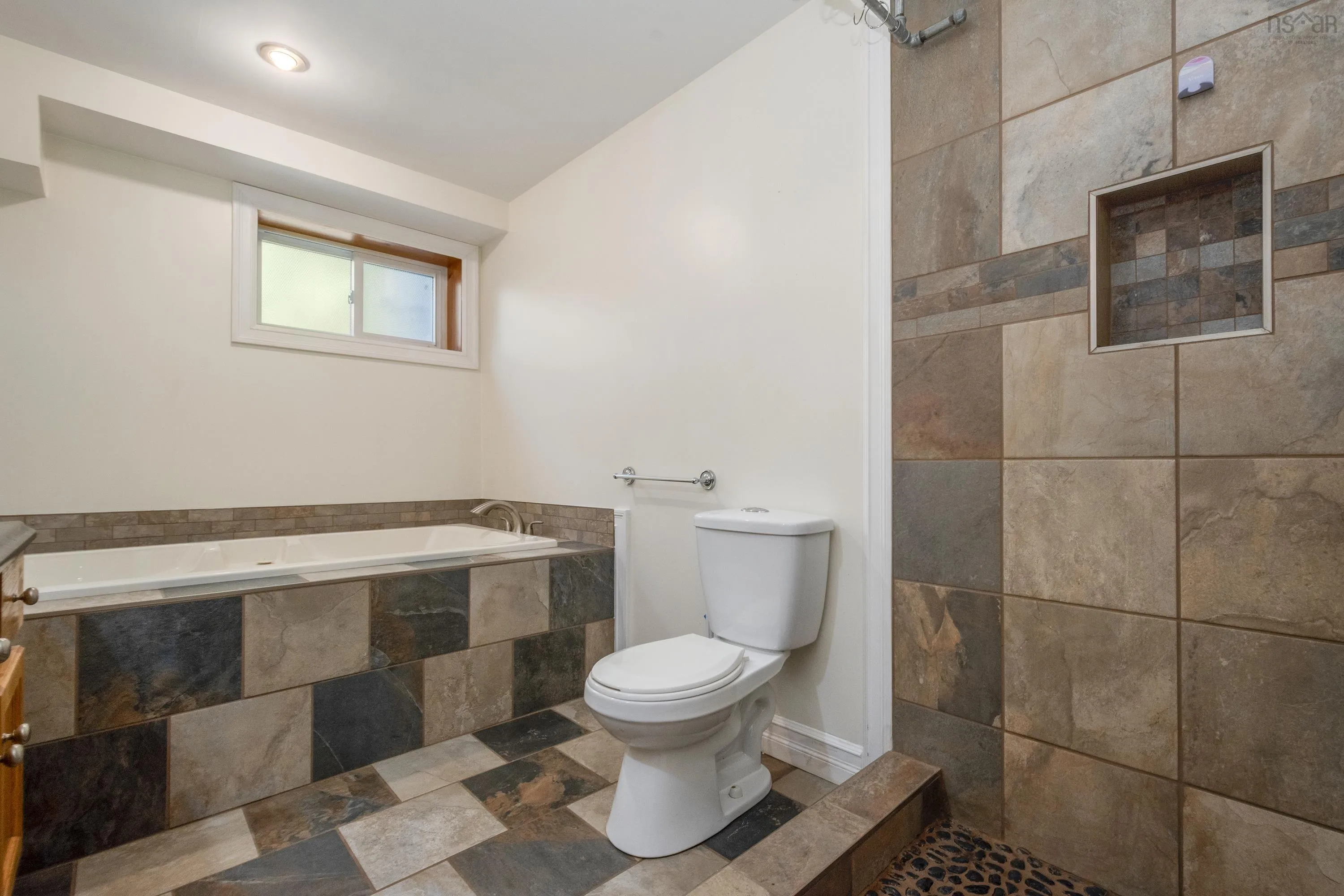 1627 Middle Road, Nictaux, NS B0S 1P0, 4 Bedrooms Bedrooms, ,2 BathroomsBathrooms,Residential,For Sale,Middle,202520273