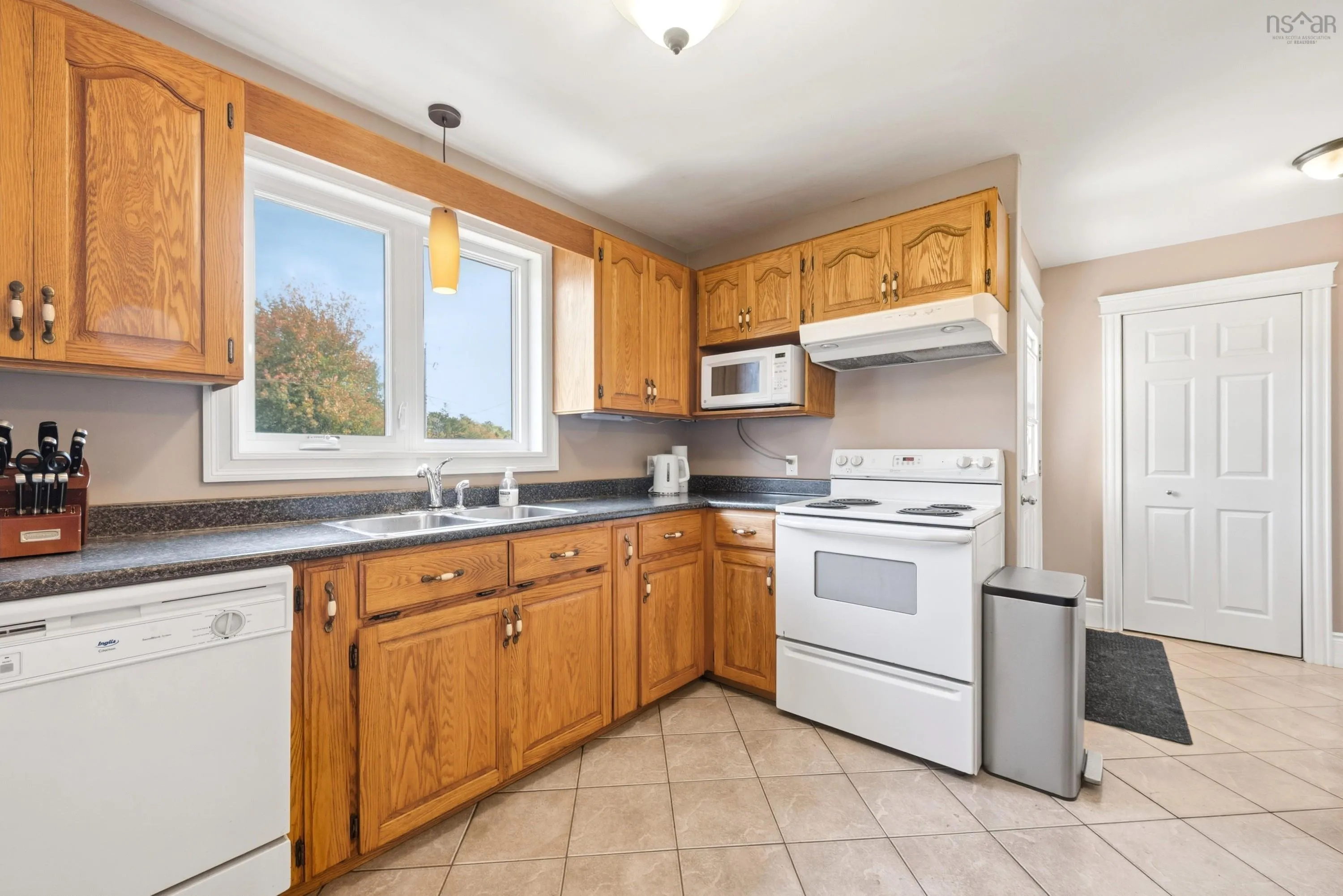 48 Irene Avenue, Lower Sackville, NS B4E 1H7, 5 Bedrooms Bedrooms, ,2 BathroomsBathrooms,Residential,For Sale,Irene,202525473