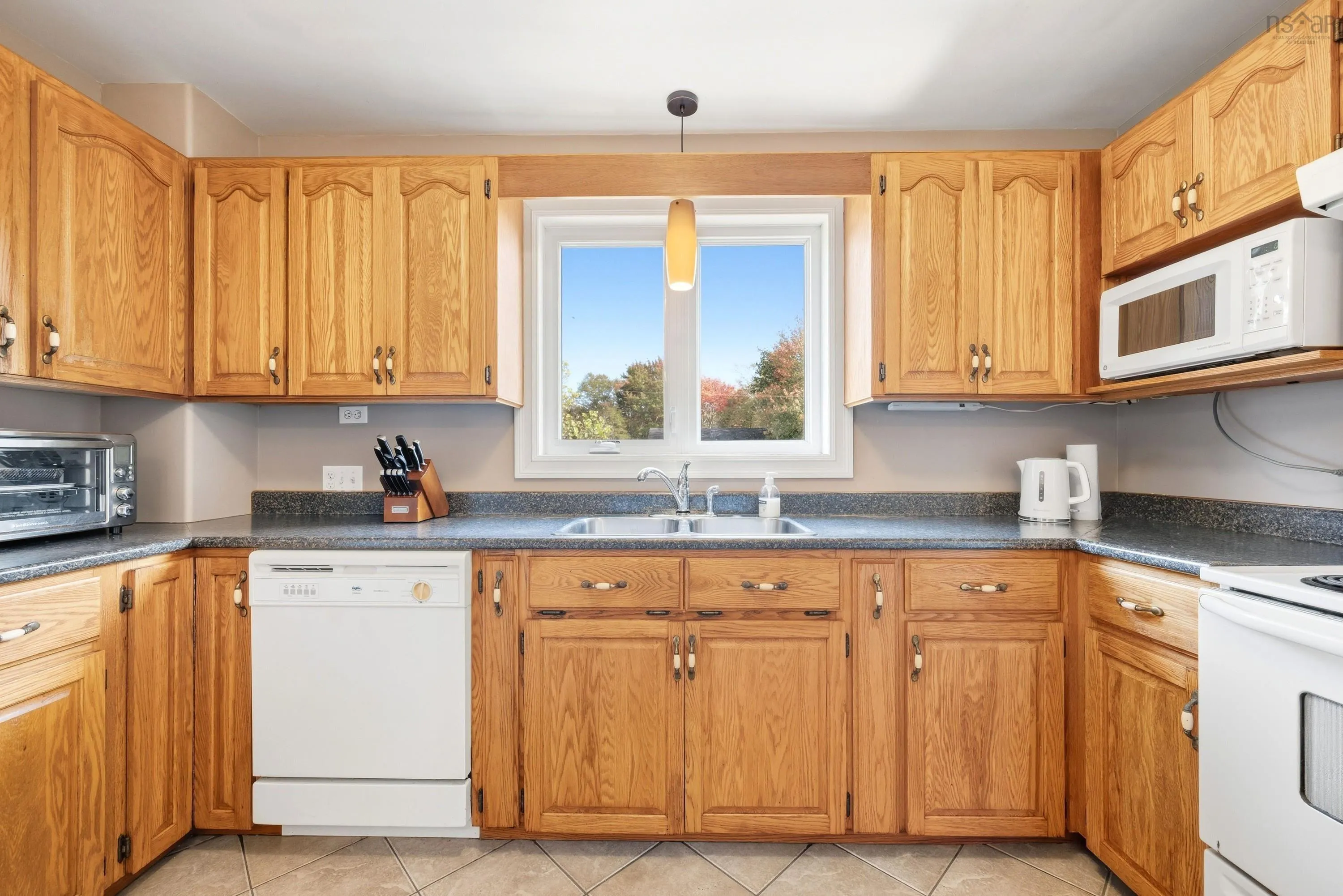 48 Irene Avenue, Lower Sackville, NS B4E 1H7, 5 Bedrooms Bedrooms, ,2 BathroomsBathrooms,Residential,For Sale,Irene,202525473