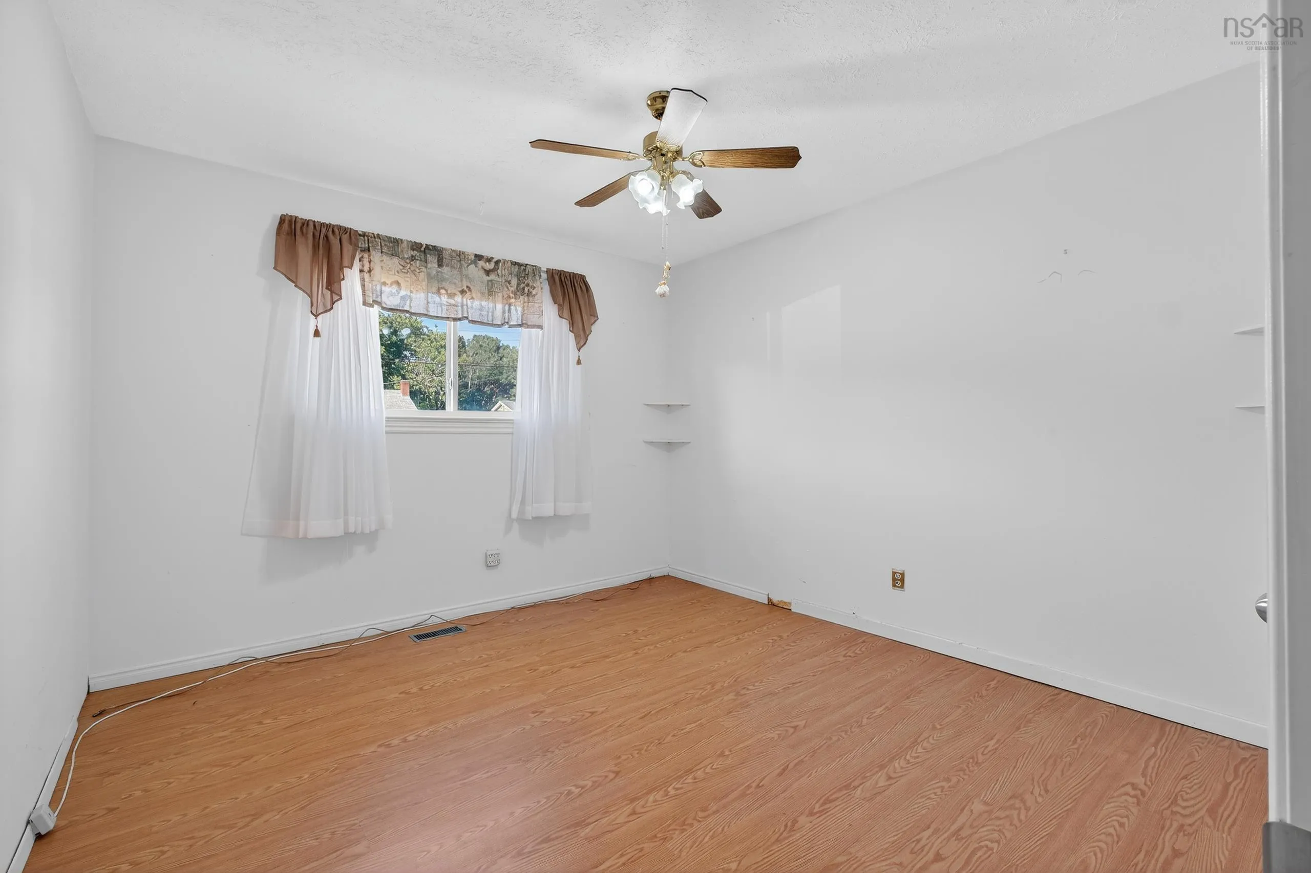 38 Glenda Crescent, Sydney, NS B1S 2M5, 4 Bedrooms Bedrooms, ,2 BathroomsBathrooms,Residential,For Sale,Glenda Crescent,202520432