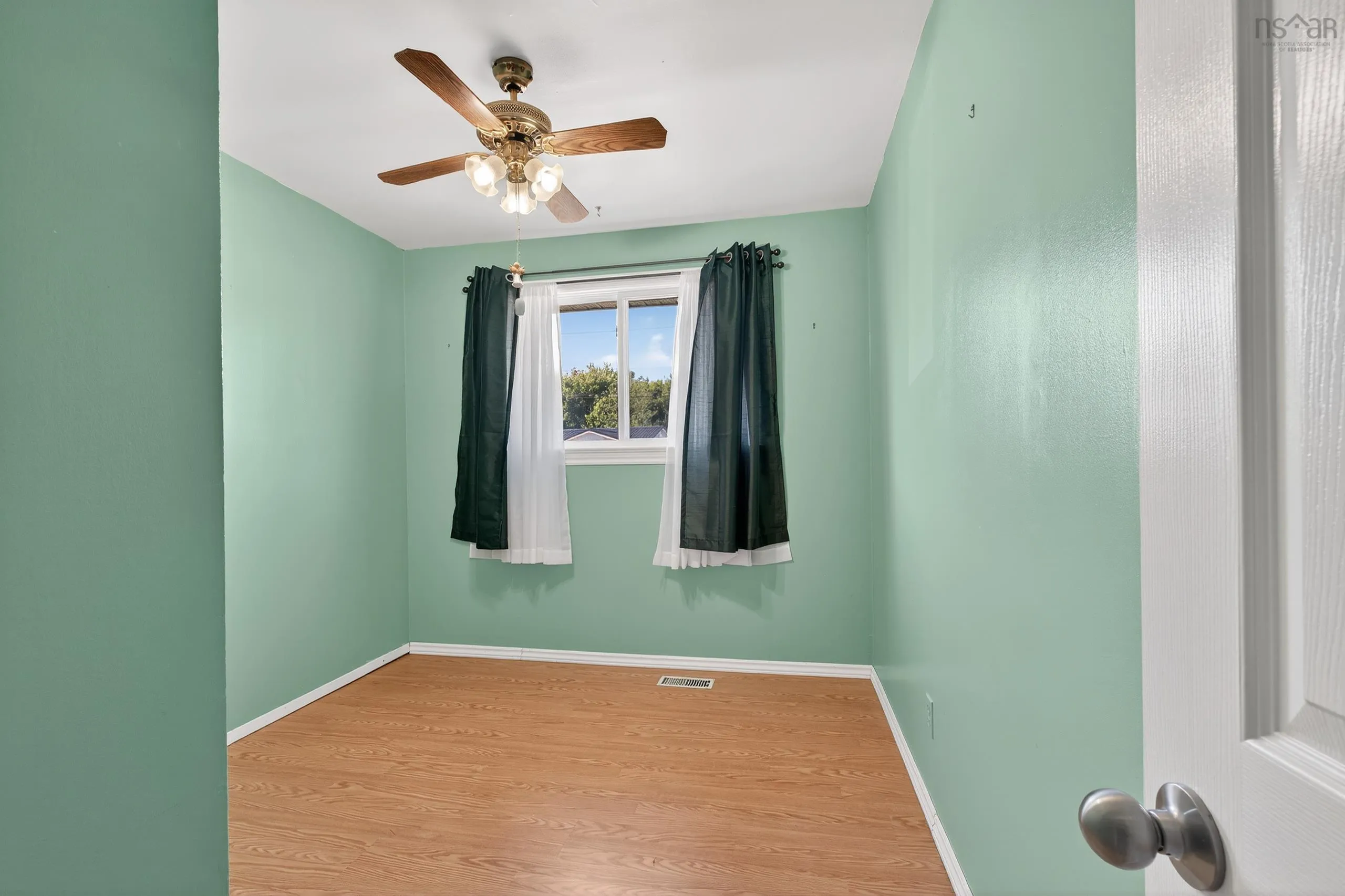 38 Glenda Crescent, Sydney, NS B1S 2M5, 4 Bedrooms Bedrooms, ,2 BathroomsBathrooms,Residential,For Sale,Glenda Crescent,202520432
