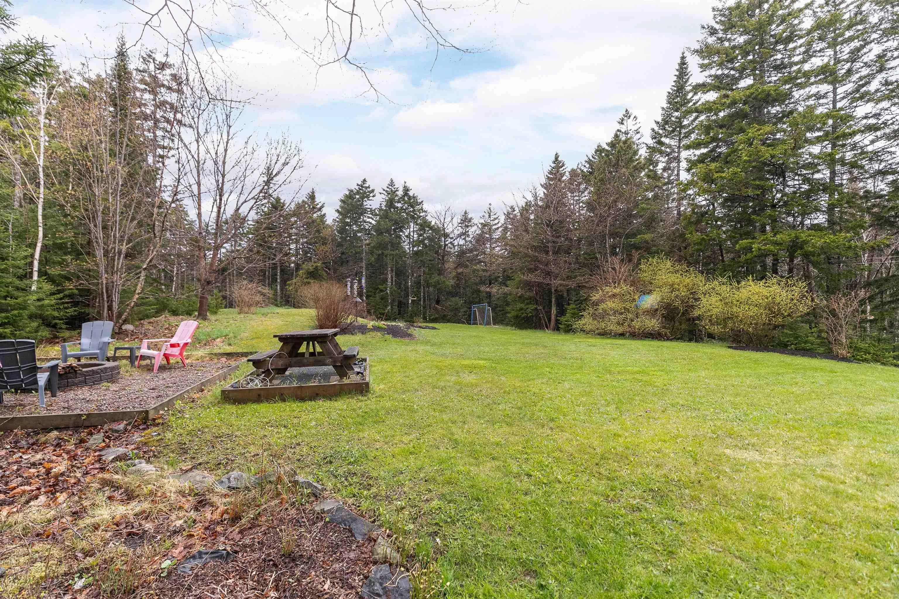 43 Diana Drive, Hammonds Plains, NS B4B 1M4, 5 Bedrooms Bedrooms, ,4 BathroomsBathrooms,Residential,For Sale,Diana,202520320