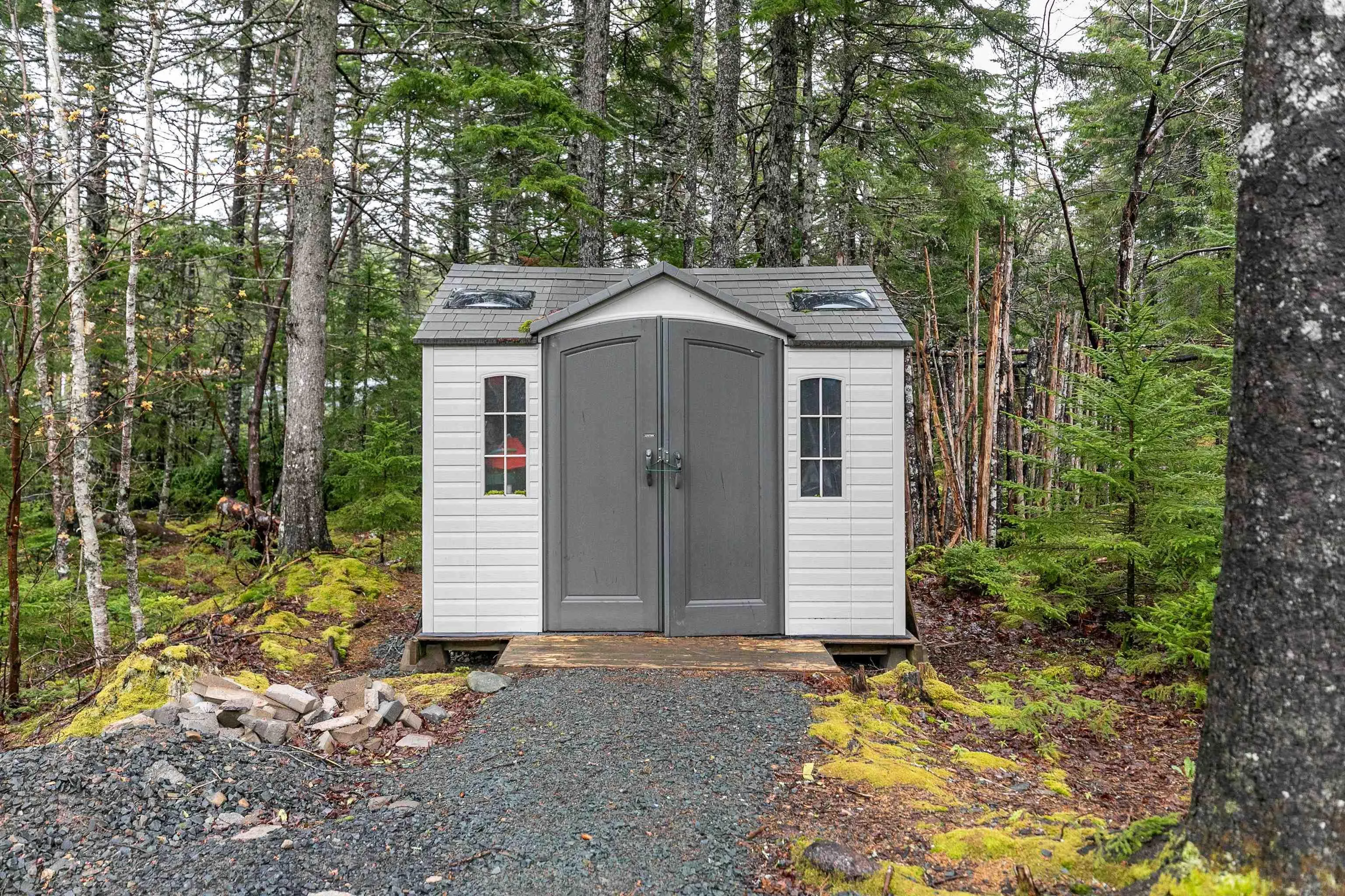 43 Diana Drive, Hammonds Plains, NS B4B 1M4, 5 Bedrooms Bedrooms, ,4 BathroomsBathrooms,Residential,For Sale,Diana,202520320