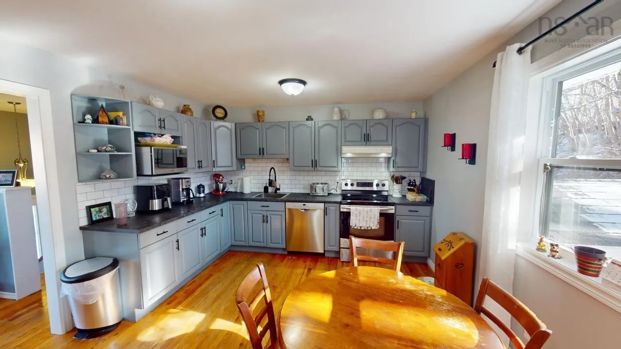 313 Almont Avenue, New Glasgow Ns B2h 3h2, 5 Bedrooms Bedrooms, ,2 BathroomsBathrooms,Residential,For Sale,Almont,202506314