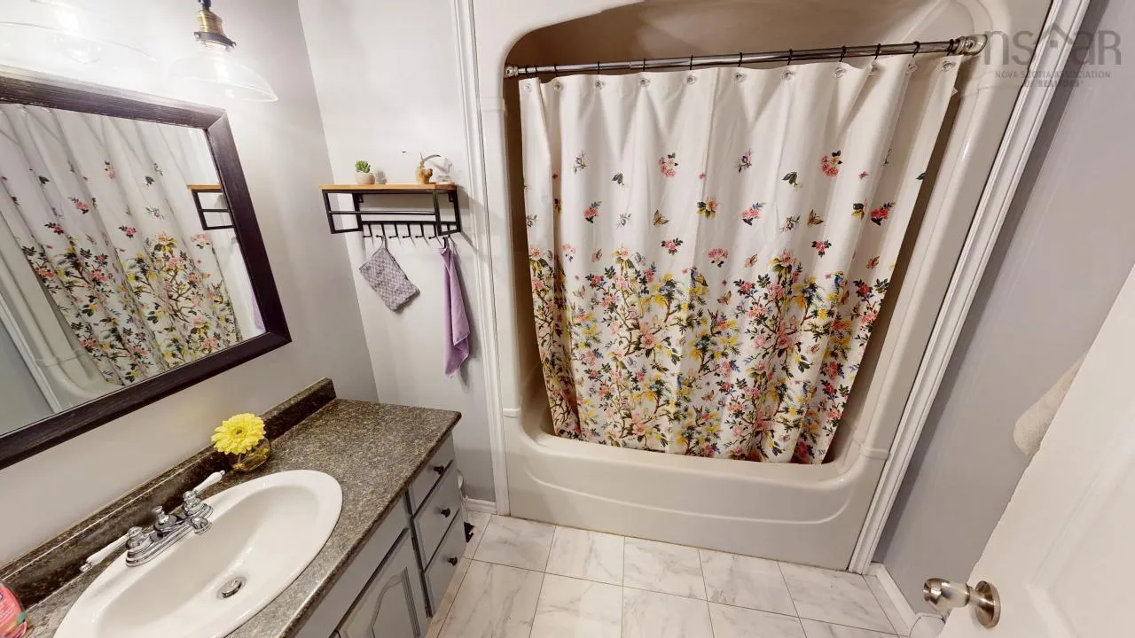 313 Almont Avenue, New Glasgow Ns B2h 3h2, 5 Bedrooms Bedrooms, ,2 BathroomsBathrooms,Residential,For Sale,Almont,202506314