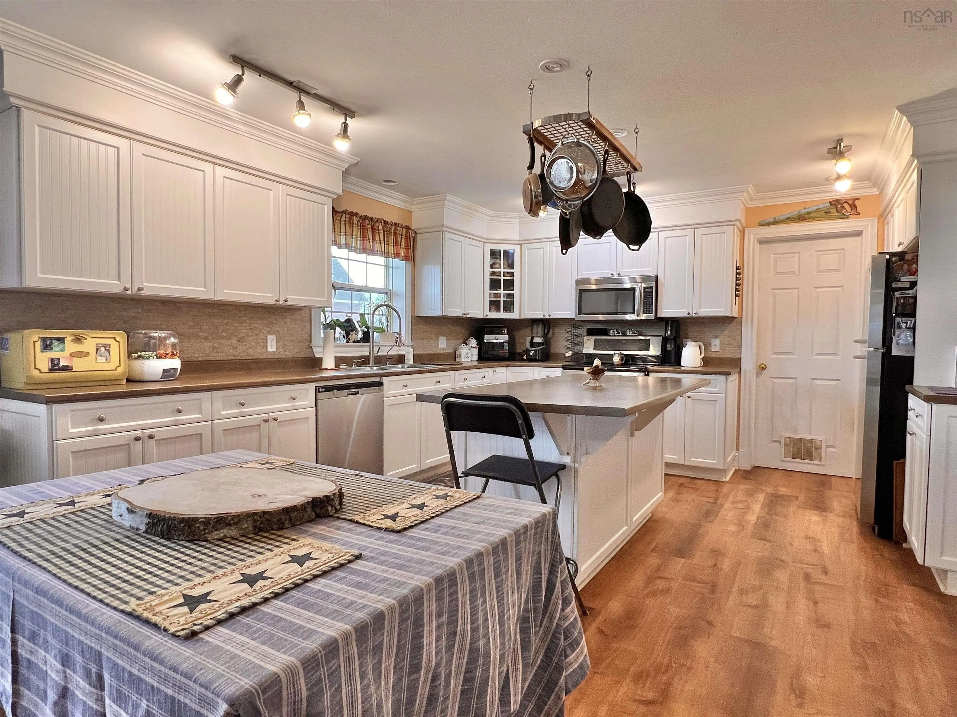 697 Belmont Road, Belmont, NS B0N 2A0, 4 Bedrooms Bedrooms, ,3 BathroomsBathrooms,Residential,For Sale,Belmont,202522749
