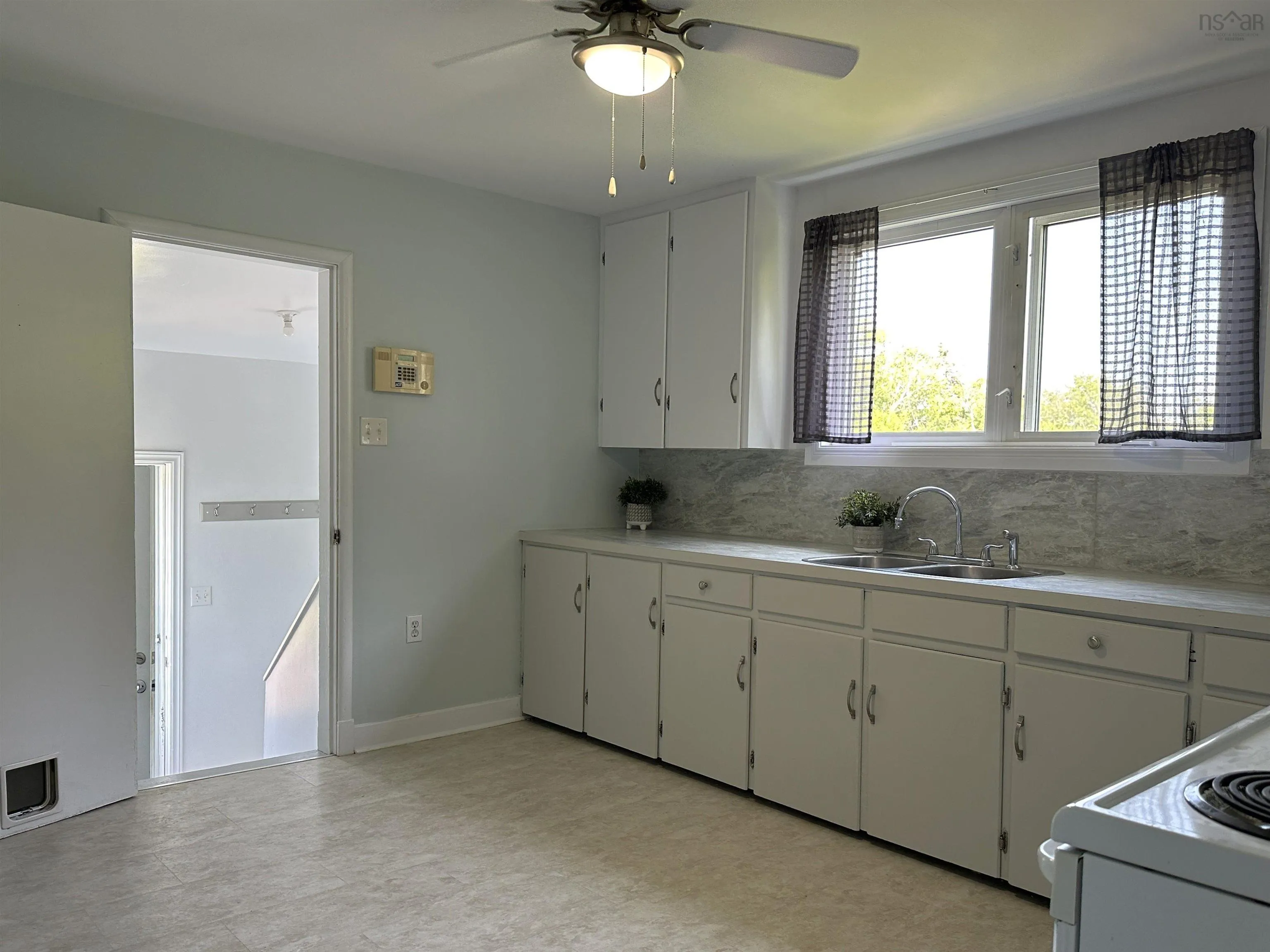 44 Bissett Lake Road, Cole Harbour, NS B2V 2T3, 3 Bedrooms Bedrooms, ,1 BathroomBathrooms,Residential,For Sale,Bissett Lake,202518175