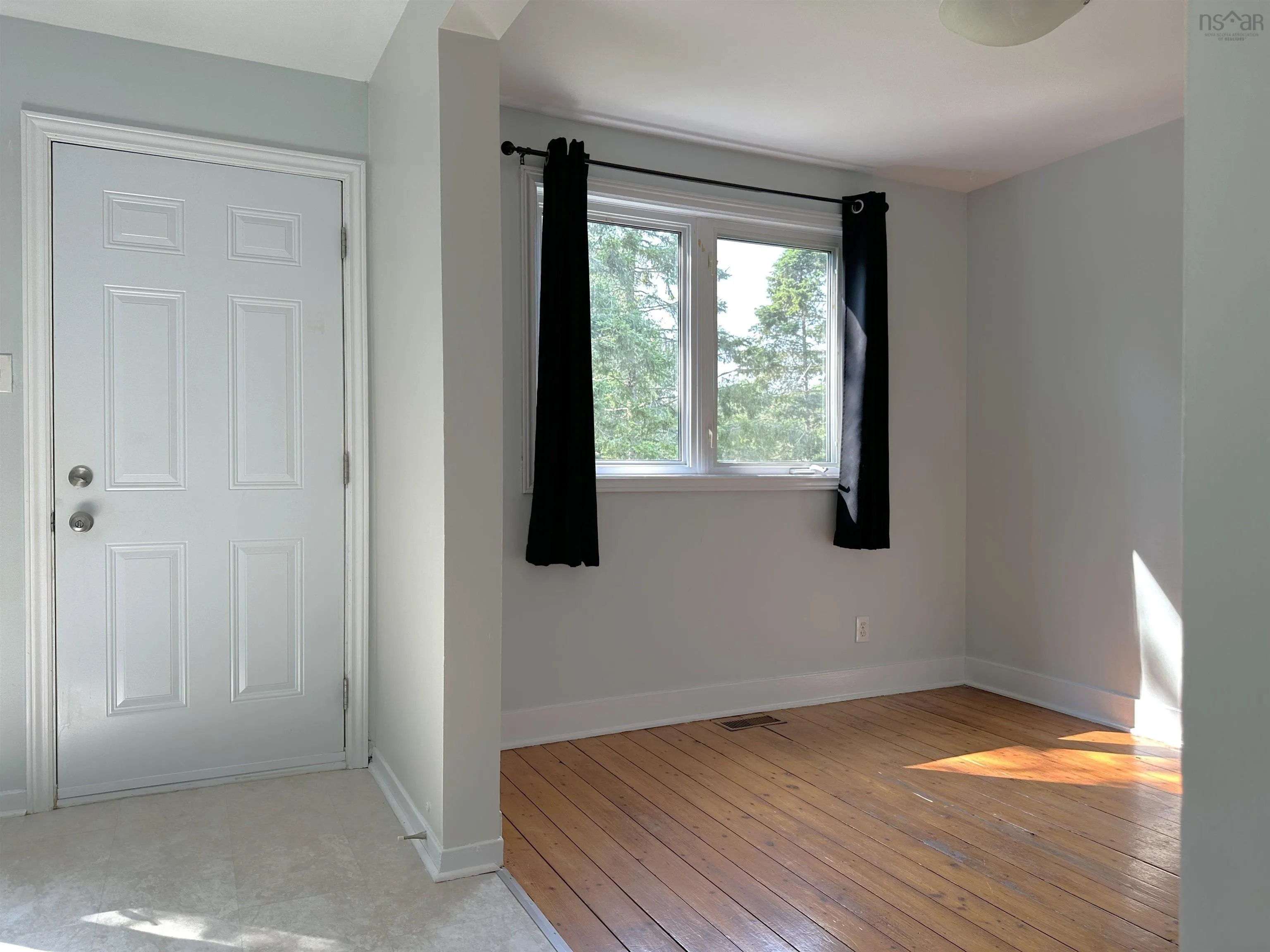 44 Bissett Lake Road, Cole Harbour, NS B2V 2T3, 3 Bedrooms Bedrooms, ,1 BathroomBathrooms,Residential,For Sale,Bissett Lake,202518175