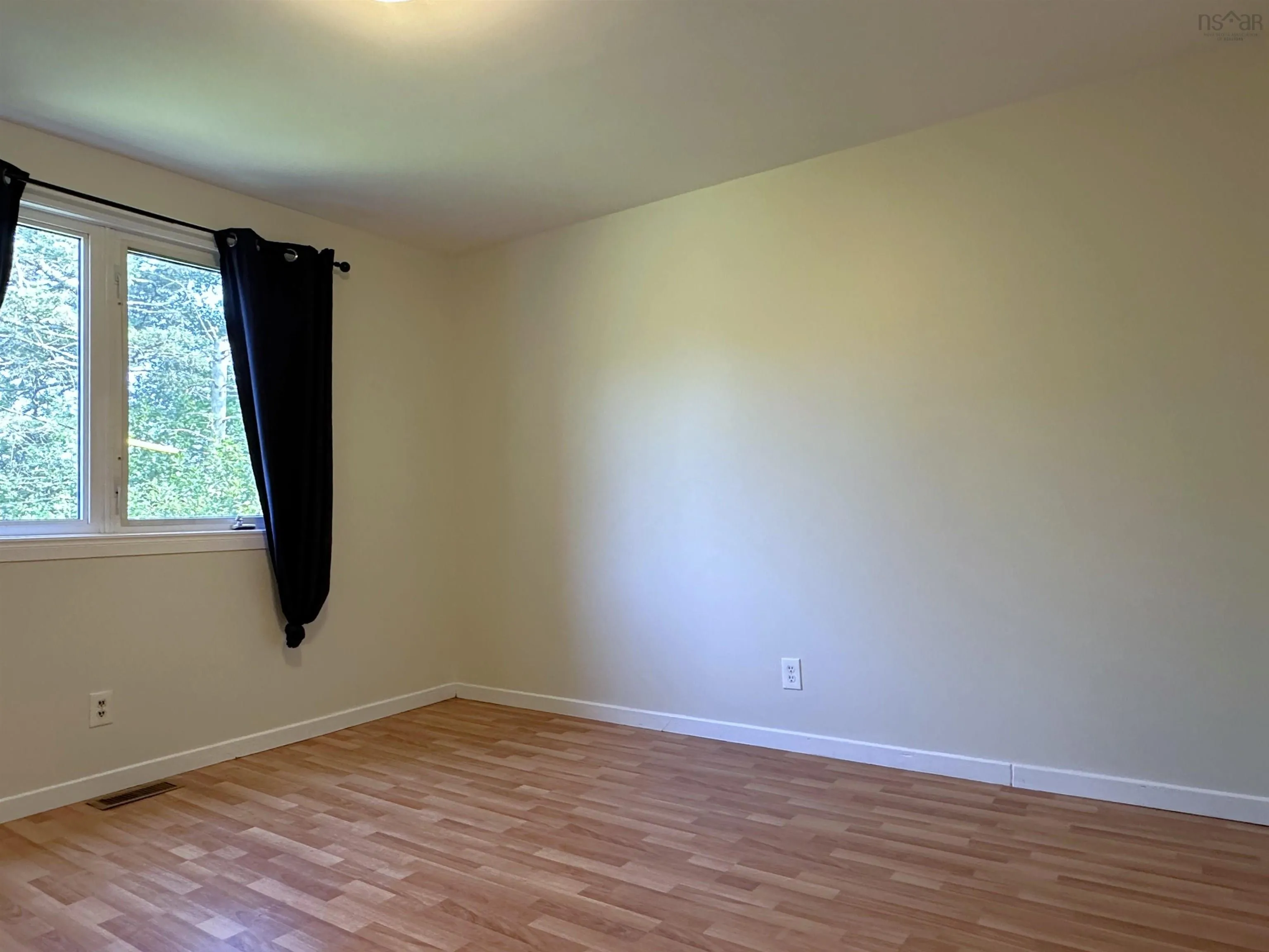 44 Bissett Lake Road, Cole Harbour, NS B2V 2T3, 3 Bedrooms Bedrooms, ,1 BathroomBathrooms,Residential,For Sale,Bissett Lake,202518175