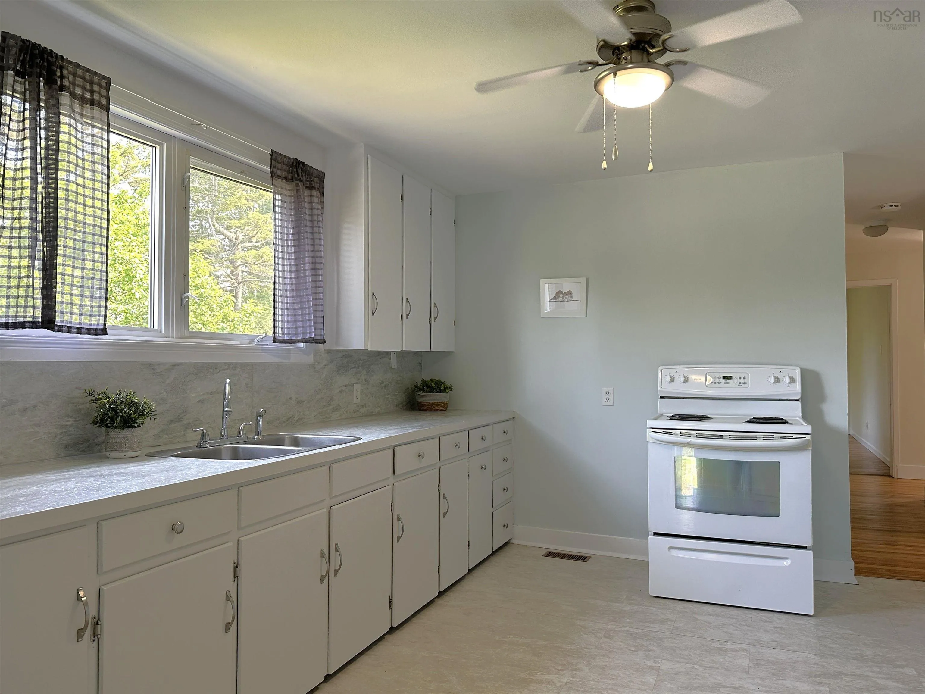44 Bissett Lake Road, Cole Harbour, NS B2V 2T3, 3 Bedrooms Bedrooms, ,1 BathroomBathrooms,Residential,For Sale,Bissett Lake,202518175