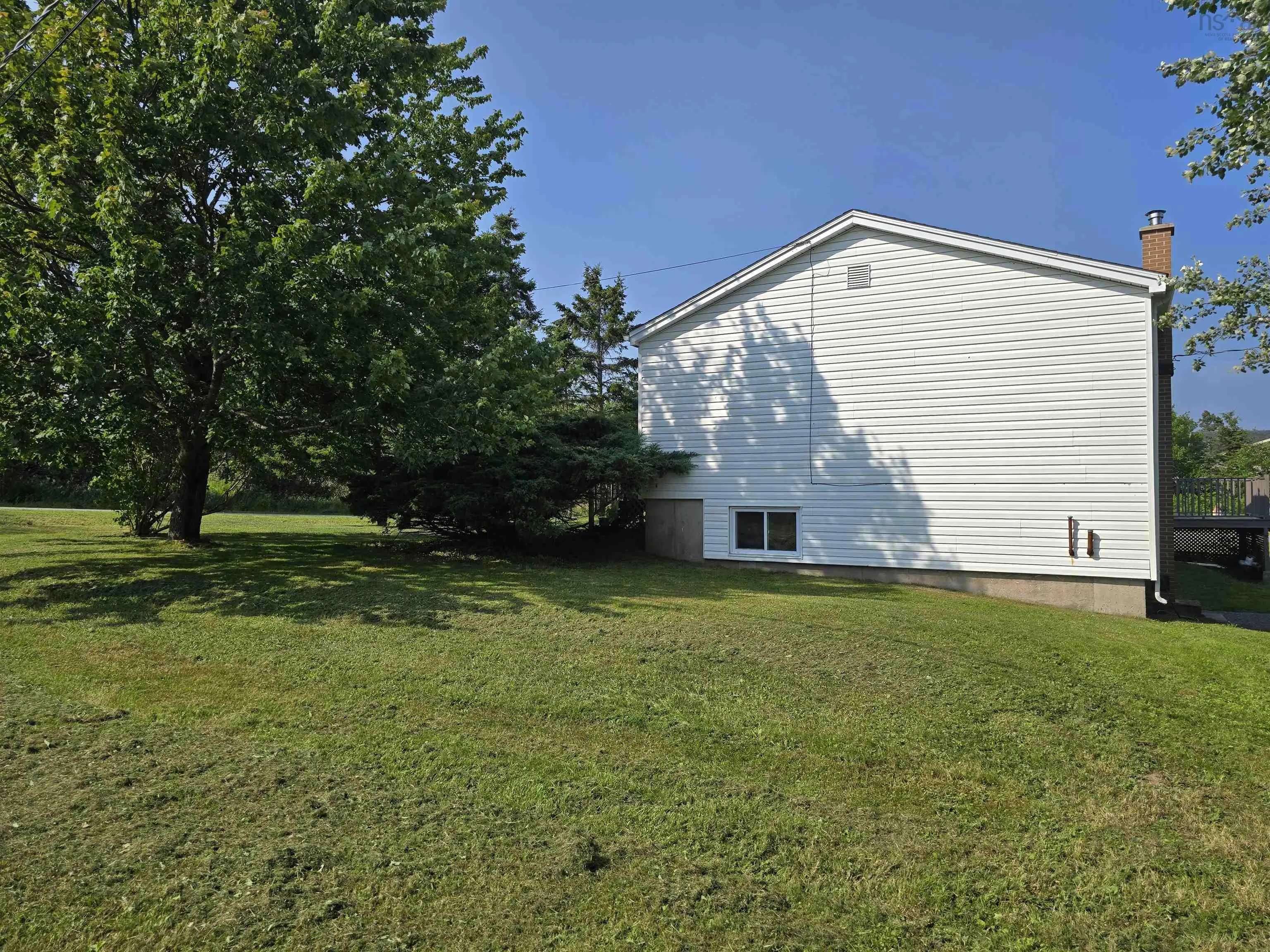 44 Bissett Lake Road, Cole Harbour, NS B2V 2T3, 3 Bedrooms Bedrooms, ,1 BathroomBathrooms,Residential,For Sale,Bissett Lake,202518175