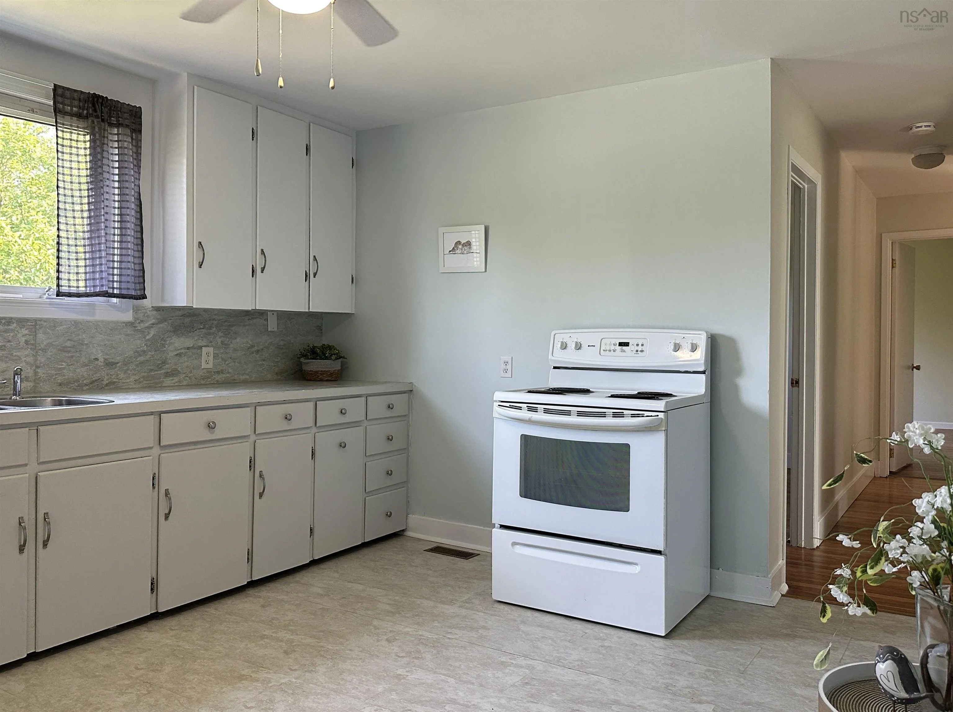 44 Bissett Lake Road, Cole Harbour, NS B2V 2T3, 3 Bedrooms Bedrooms, ,1 BathroomBathrooms,Residential,For Sale,Bissett Lake,202518175