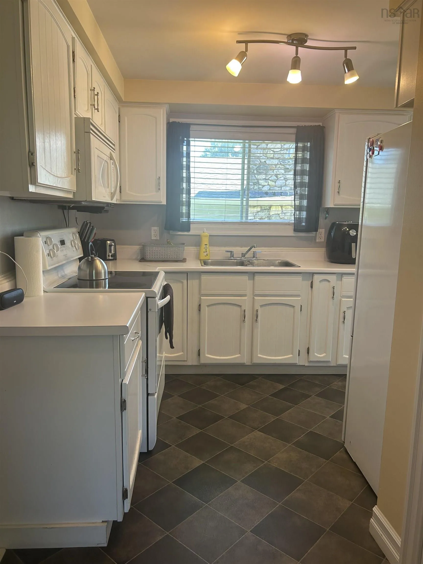 183 Harold Street, Sydney, NS B1P 3M6, 2 Bedrooms Bedrooms, ,1 BathroomBathrooms,Residential,For Sale,Harold,202517618