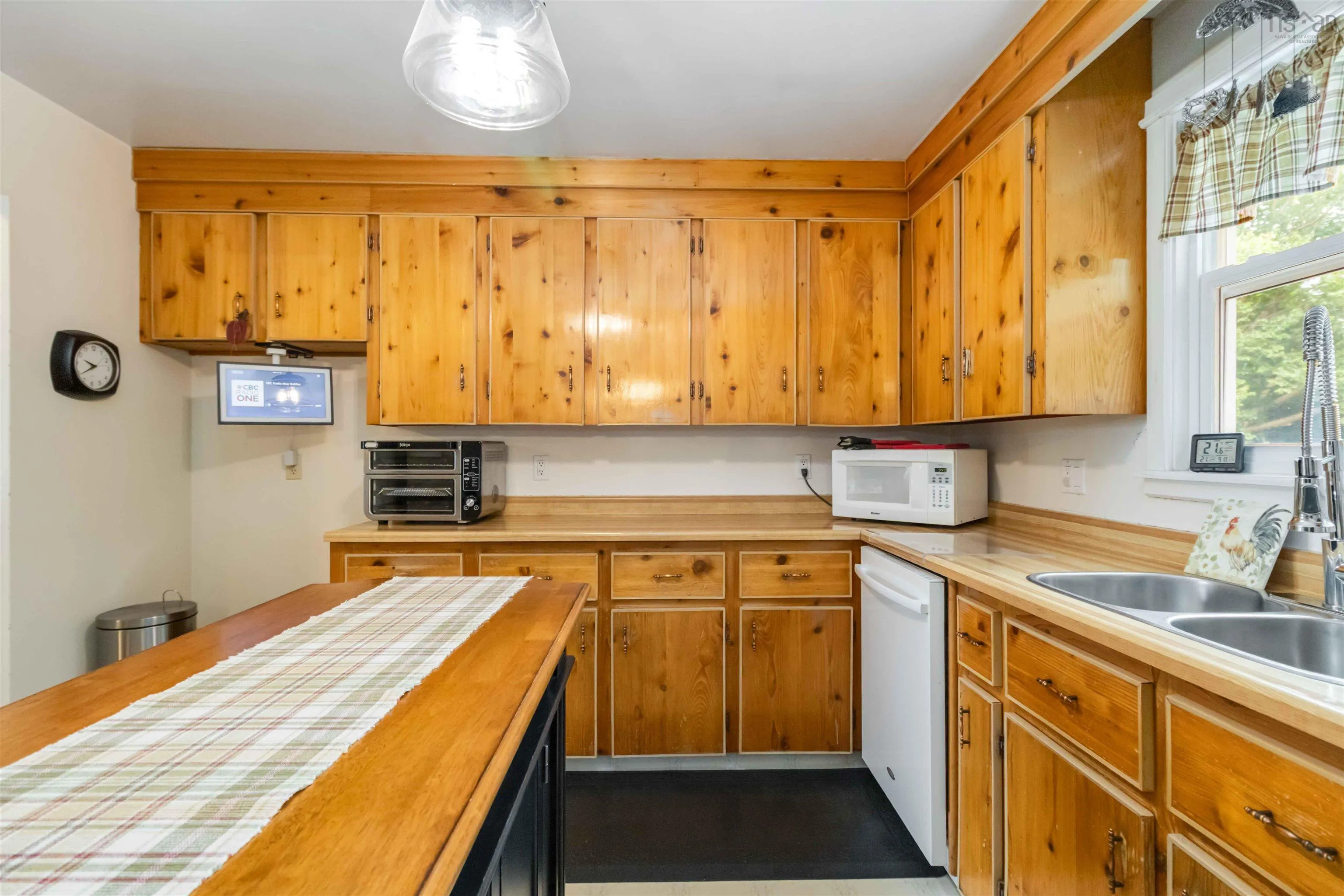 535 Cow Bay Road, Eastern Passage, NS B3G 1J6, 3 Bedrooms Bedrooms, ,1 BathroomBathrooms,Residential,For Sale,Cow Bay,202520702