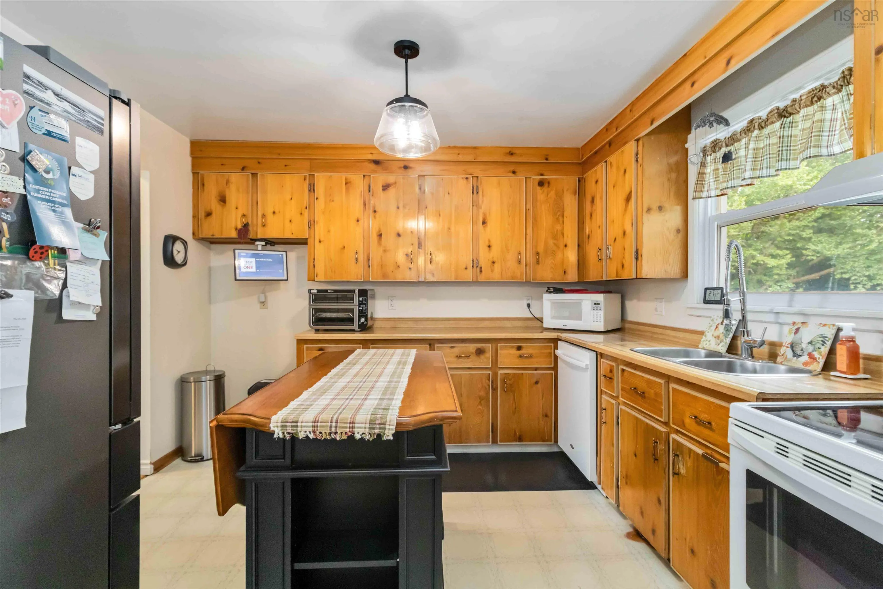 535 Cow Bay Road, Eastern Passage, NS B3G 1J6, 3 Bedrooms Bedrooms, ,1 BathroomBathrooms,Residential,For Sale,Cow Bay,202520702