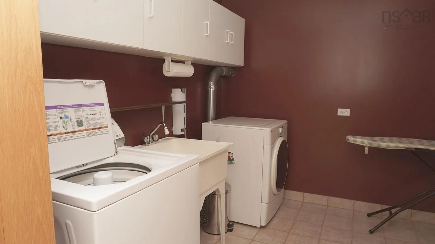 1638 Shore Road, Eastern Passage, NS B3G 1G3, 3 Bedrooms Bedrooms, ,3 BathroomsBathrooms,Residential,For Sale,Shore,202517740