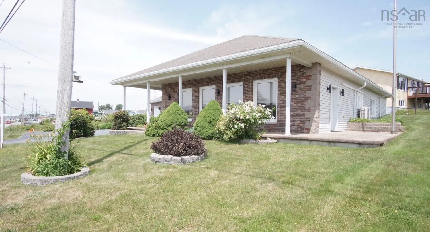 1638 Shore Road, Eastern Passage, NS B3G 1G3, 3 Bedrooms Bedrooms, ,3 BathroomsBathrooms,Residential,For Sale,Shore,202517740