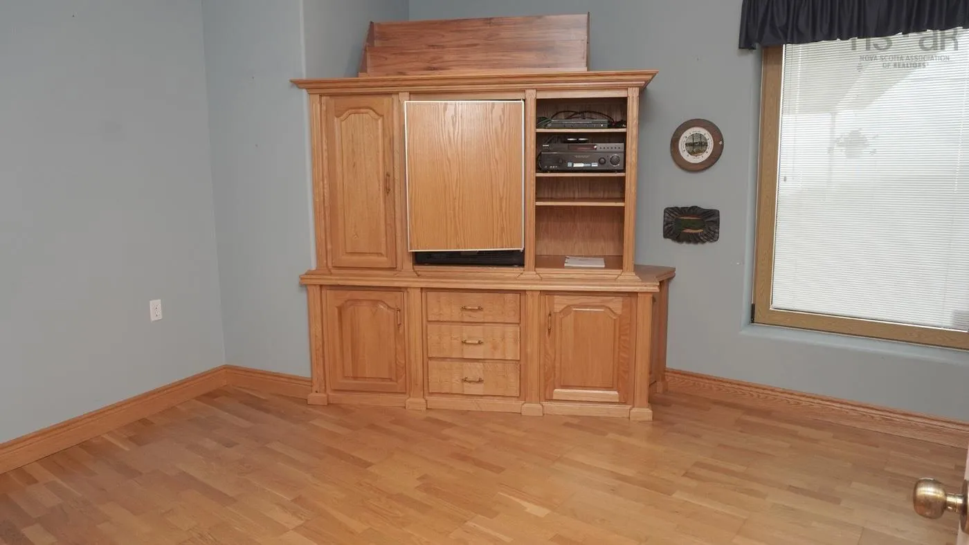 1638 Shore Road, Eastern Passage, NS B3G 1G3, 3 Bedrooms Bedrooms, ,3 BathroomsBathrooms,Residential,For Sale,Shore,202517740
