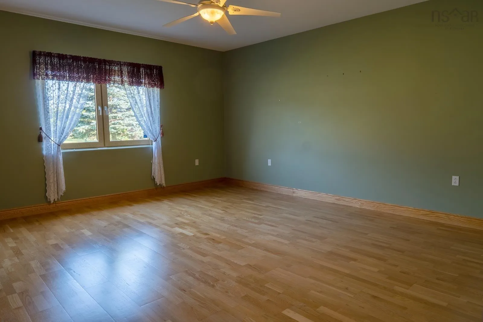 1638 Shore Road, Eastern Passage, NS B3G 1G3, 3 Bedrooms Bedrooms, ,3 BathroomsBathrooms,Residential,For Sale,Shore,202517740