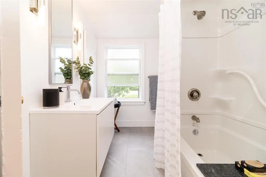 2892 Connaught Avenue, Halifax Peninsula, NS B3L 3A1, 3 Bedrooms Bedrooms, ,2 BathroomsBathrooms,Residential,For Sale,Connaught,202523146