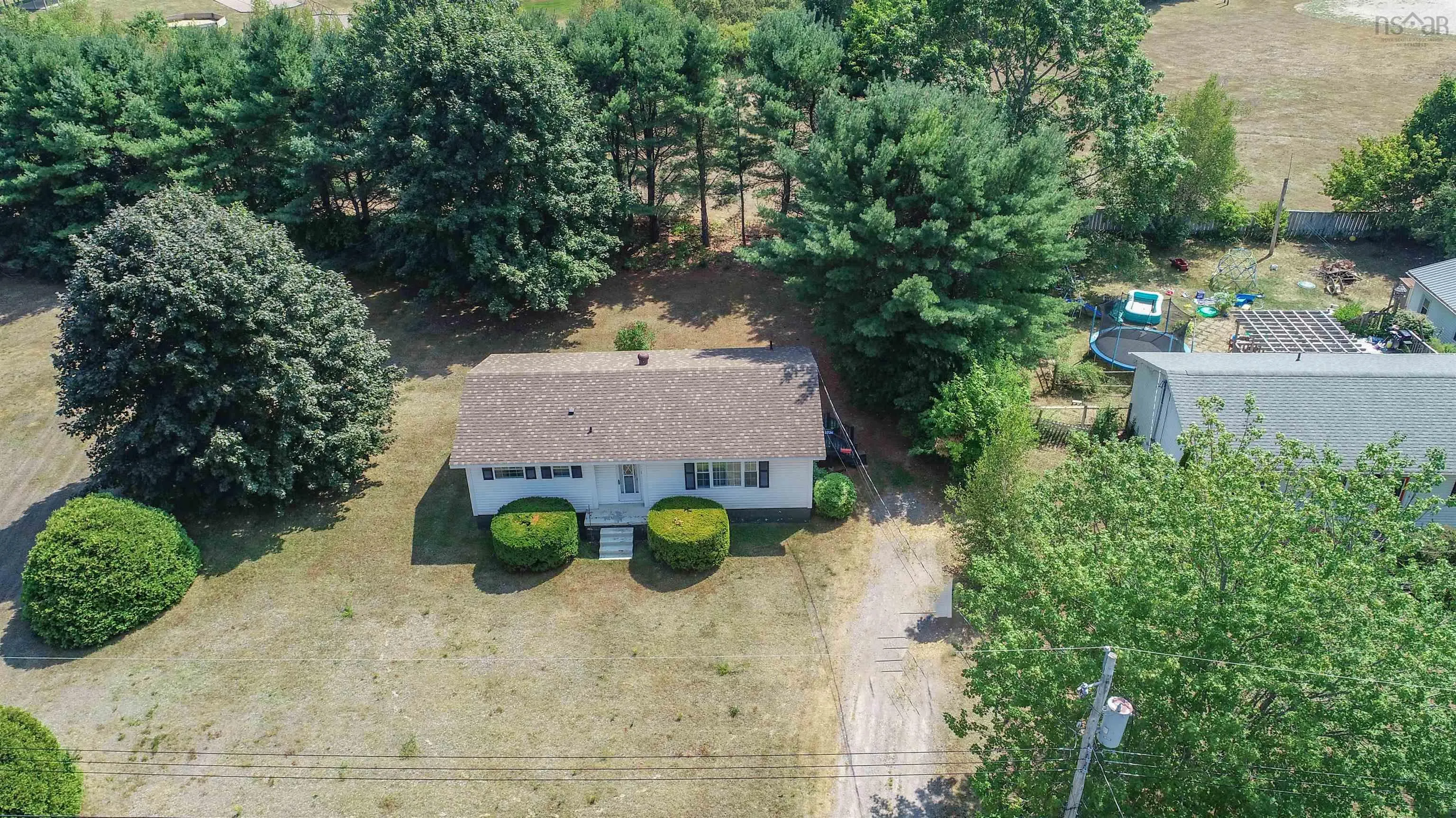 2736 Pinecrest Drive, Coldbrook, NS B4R 1B3, 3 Bedrooms Bedrooms, ,1 BathroomBathrooms,Residential,For Sale,Pinecrest Drive,202520812