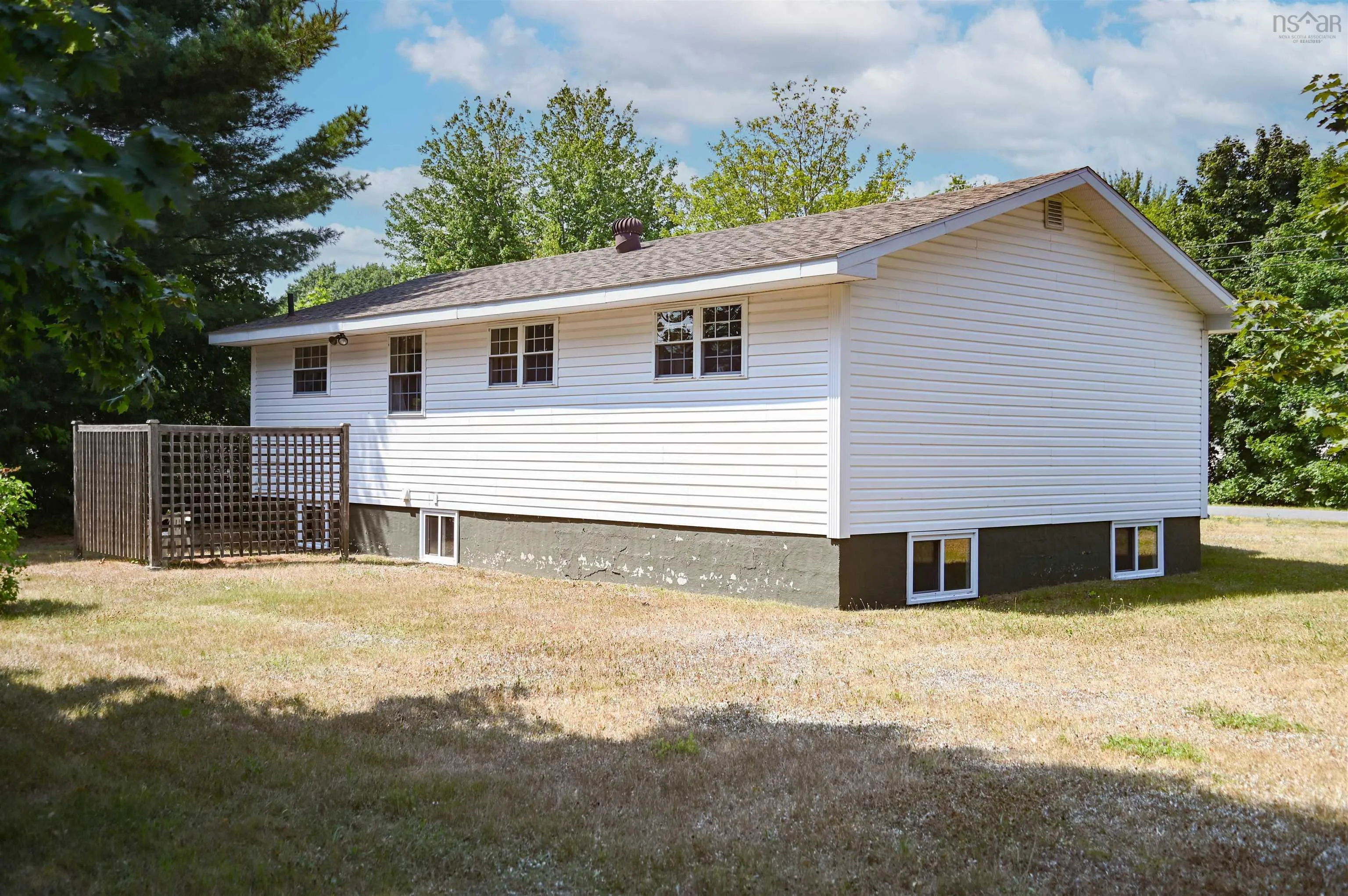 2736 Pinecrest Drive, Coldbrook, NS B4R 1B3, 3 Bedrooms Bedrooms, ,1 BathroomBathrooms,Residential,For Sale,Pinecrest Drive,202520812