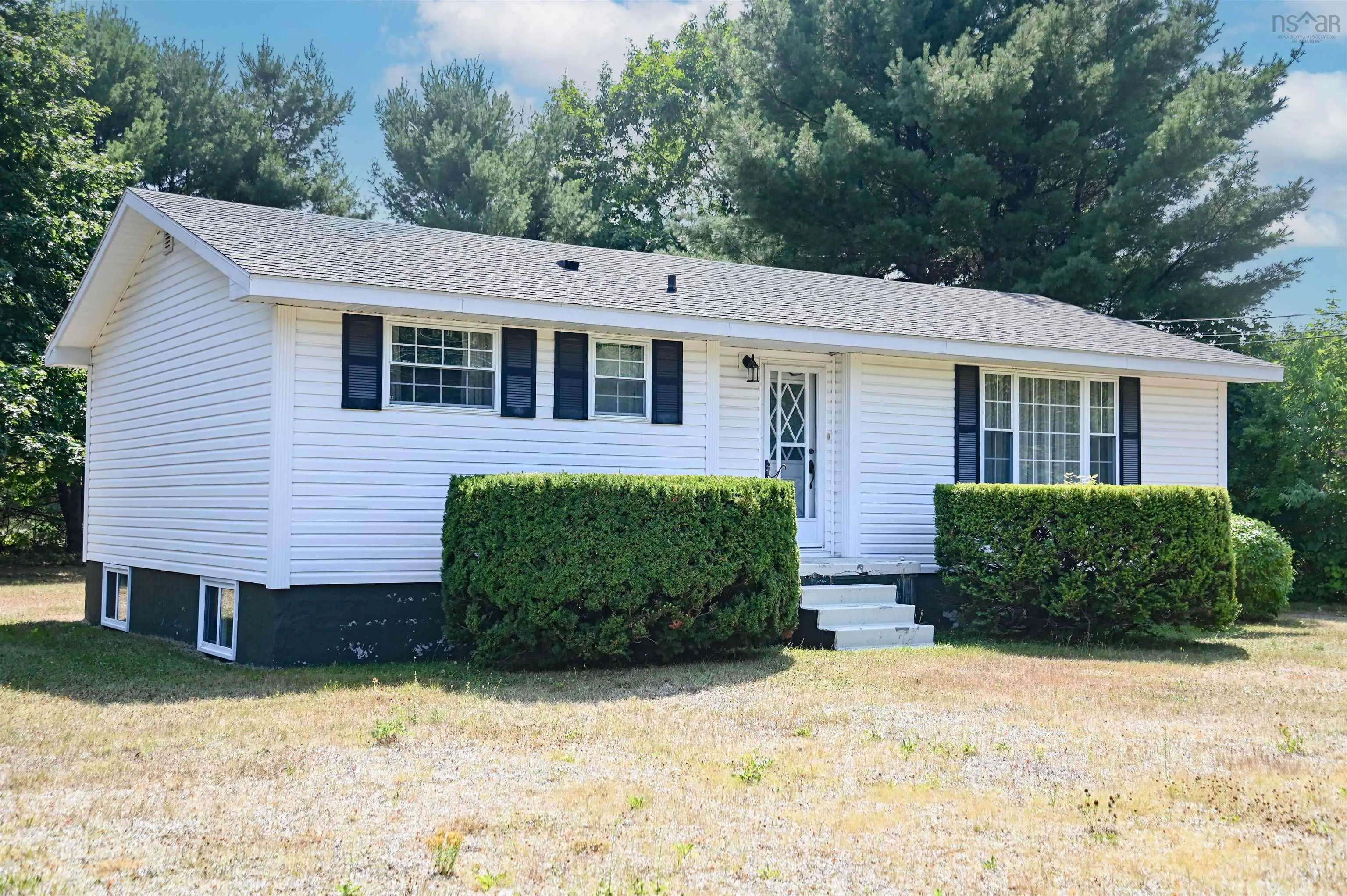 2736 Pinecrest Drive, Coldbrook, NS B4R 1B3, 3 Bedrooms Bedrooms, ,1 BathroomBathrooms,Residential,For Sale,Pinecrest Drive,202520812