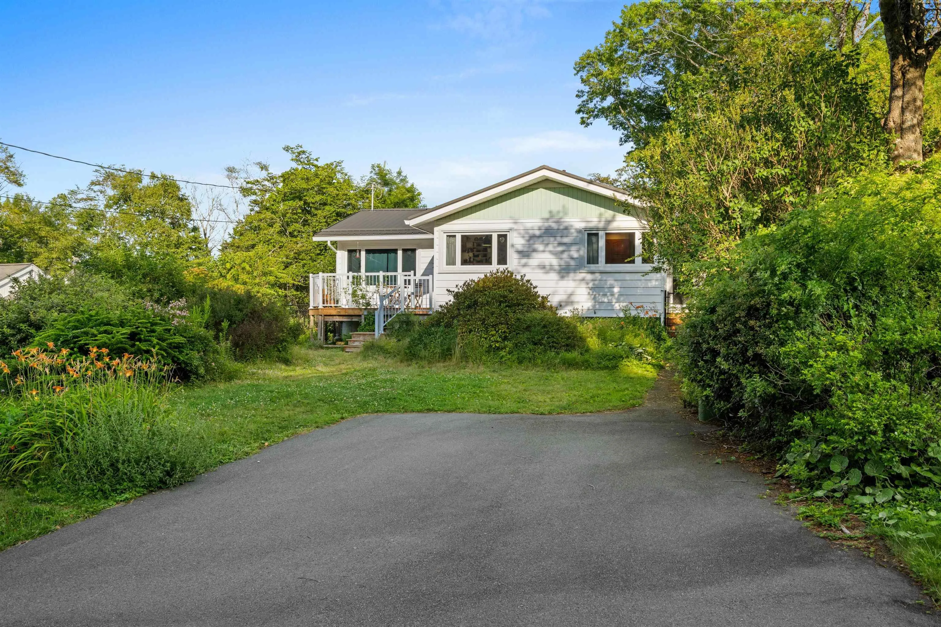 24 Lodge Drive, Halifax, NS B3M 2G7, 5 Bedrooms Bedrooms, ,2 BathroomsBathrooms,Residential,For Sale,Lodge,202518578