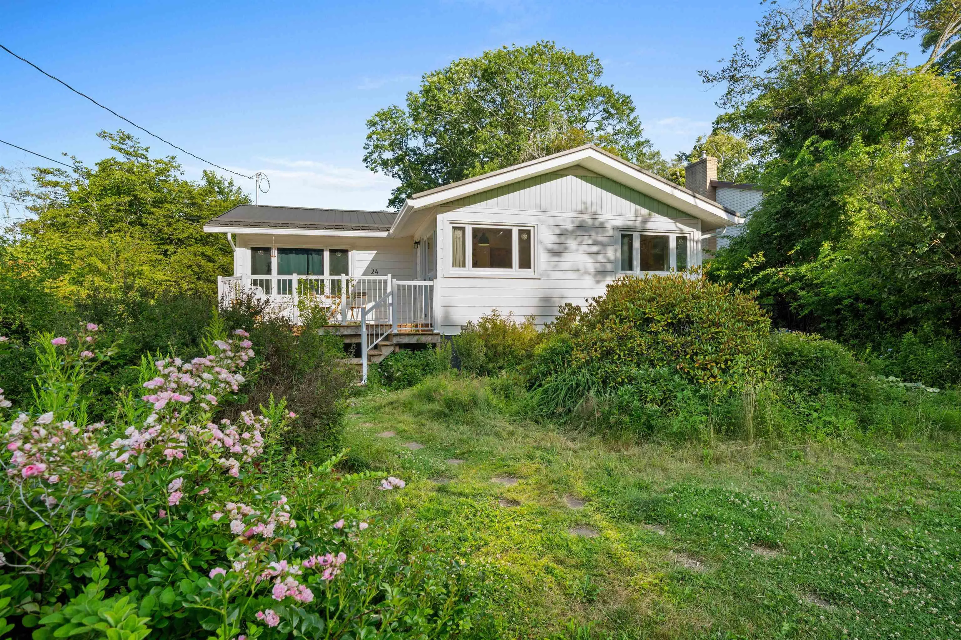 24 Lodge Drive, Halifax, NS B3M 2G7, 5 Bedrooms Bedrooms, ,2 BathroomsBathrooms,Residential,For Sale,Lodge,202518578