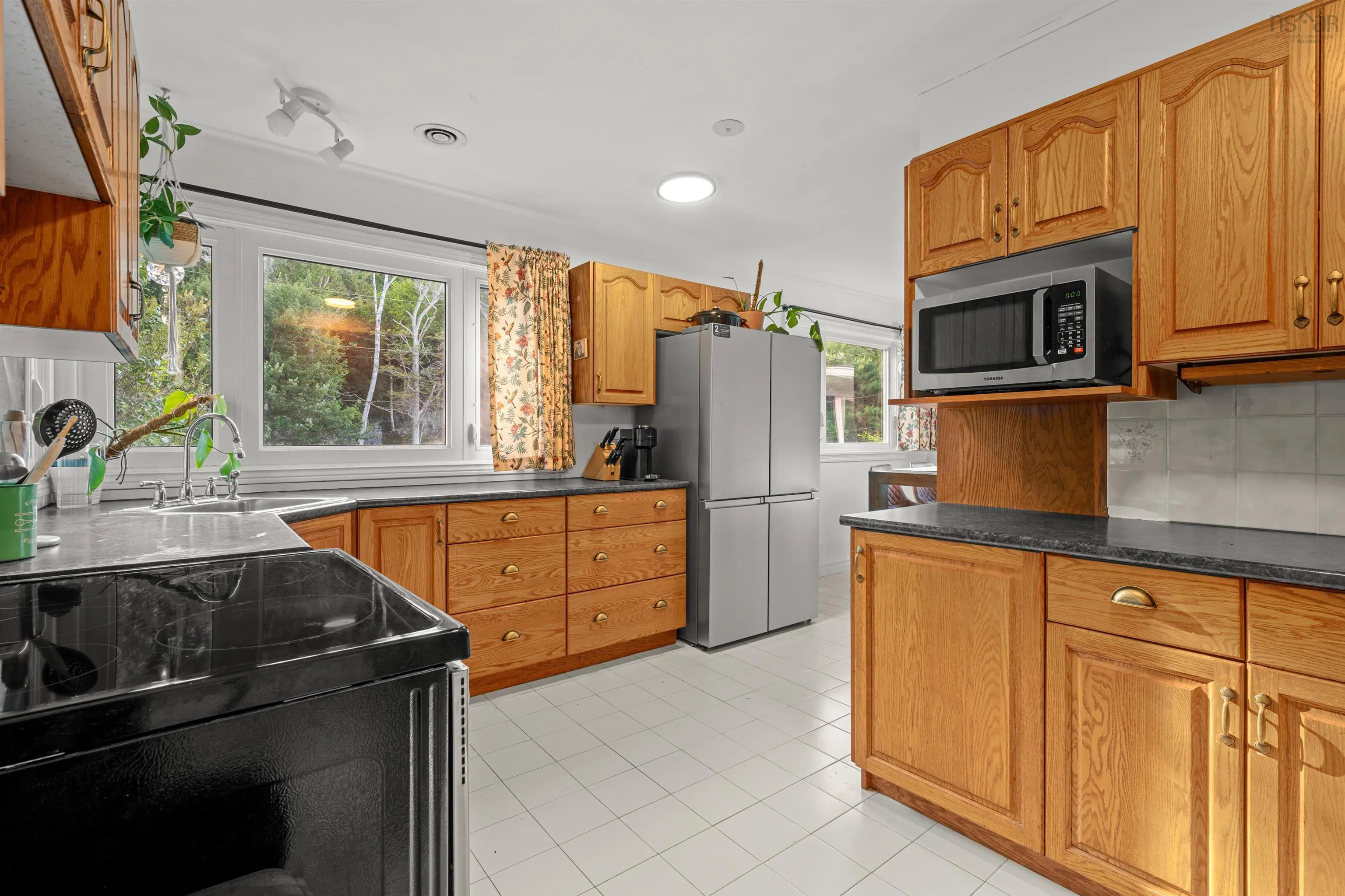 24 Lodge Drive, Halifax, NS B3M 2G7, 5 Bedrooms Bedrooms, ,2 BathroomsBathrooms,Residential,For Sale,Lodge,202518578