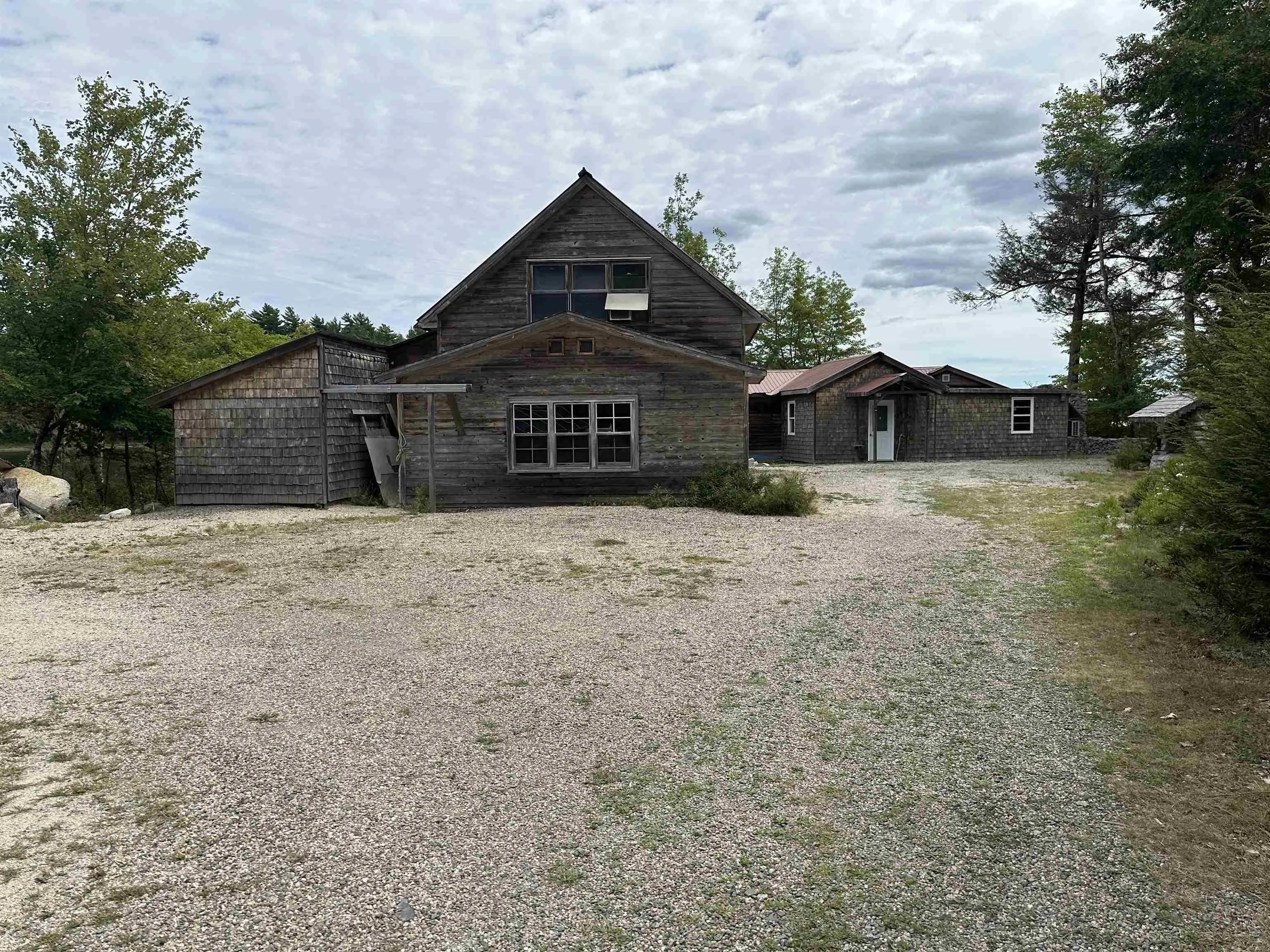 597 Peters Point Road, South Brookfield, NS B0T 1X0, 2 Bedrooms Bedrooms, ,2 BathroomsBathrooms,Residential,For Sale,Peters Point,202521364