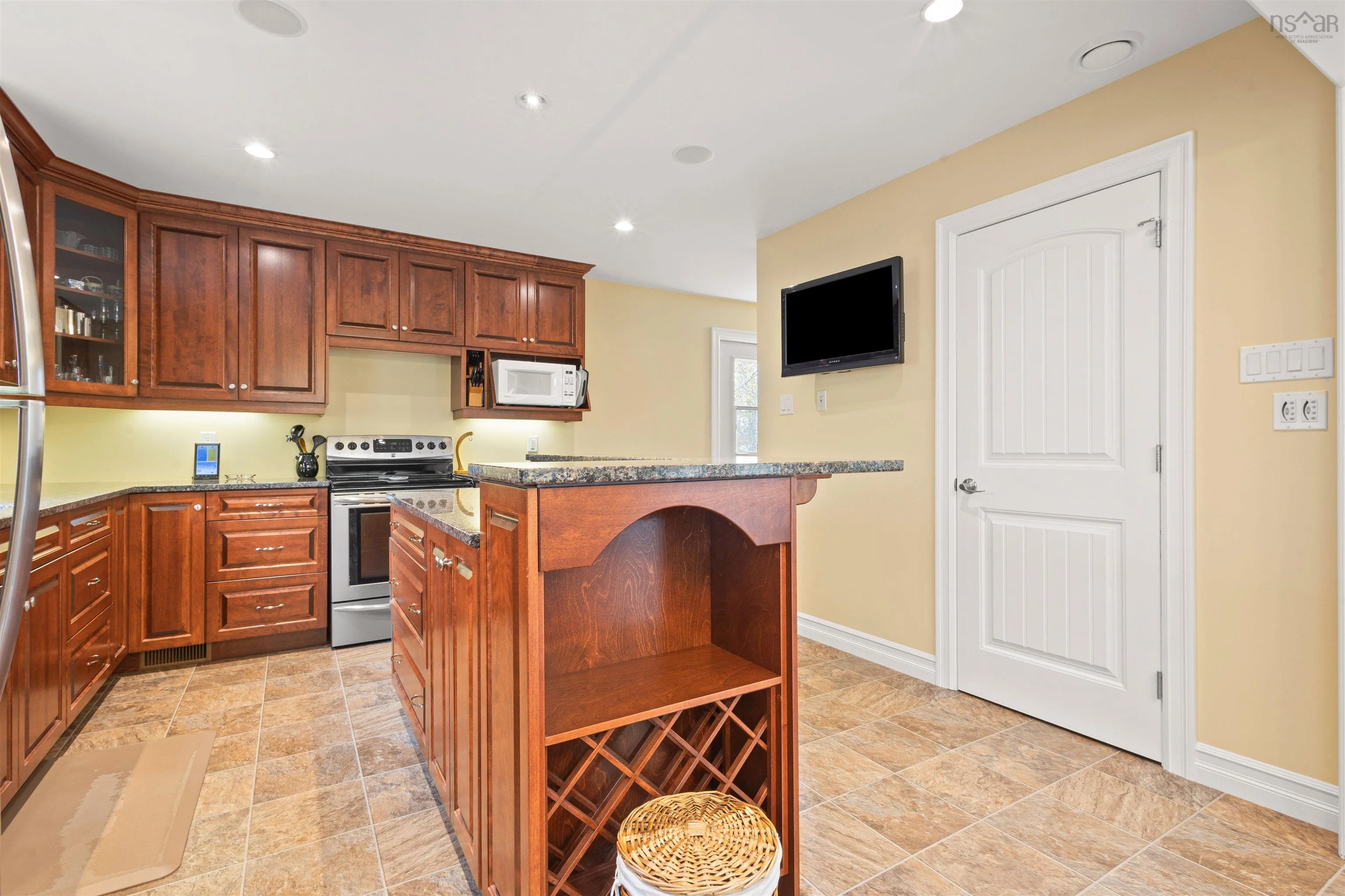 46 Melwood Avenue, Halifax, NS B3N 1E5, 4 Bedrooms Bedrooms, ,4 BathroomsBathrooms,Residential,For Sale,Melwood,202513603
