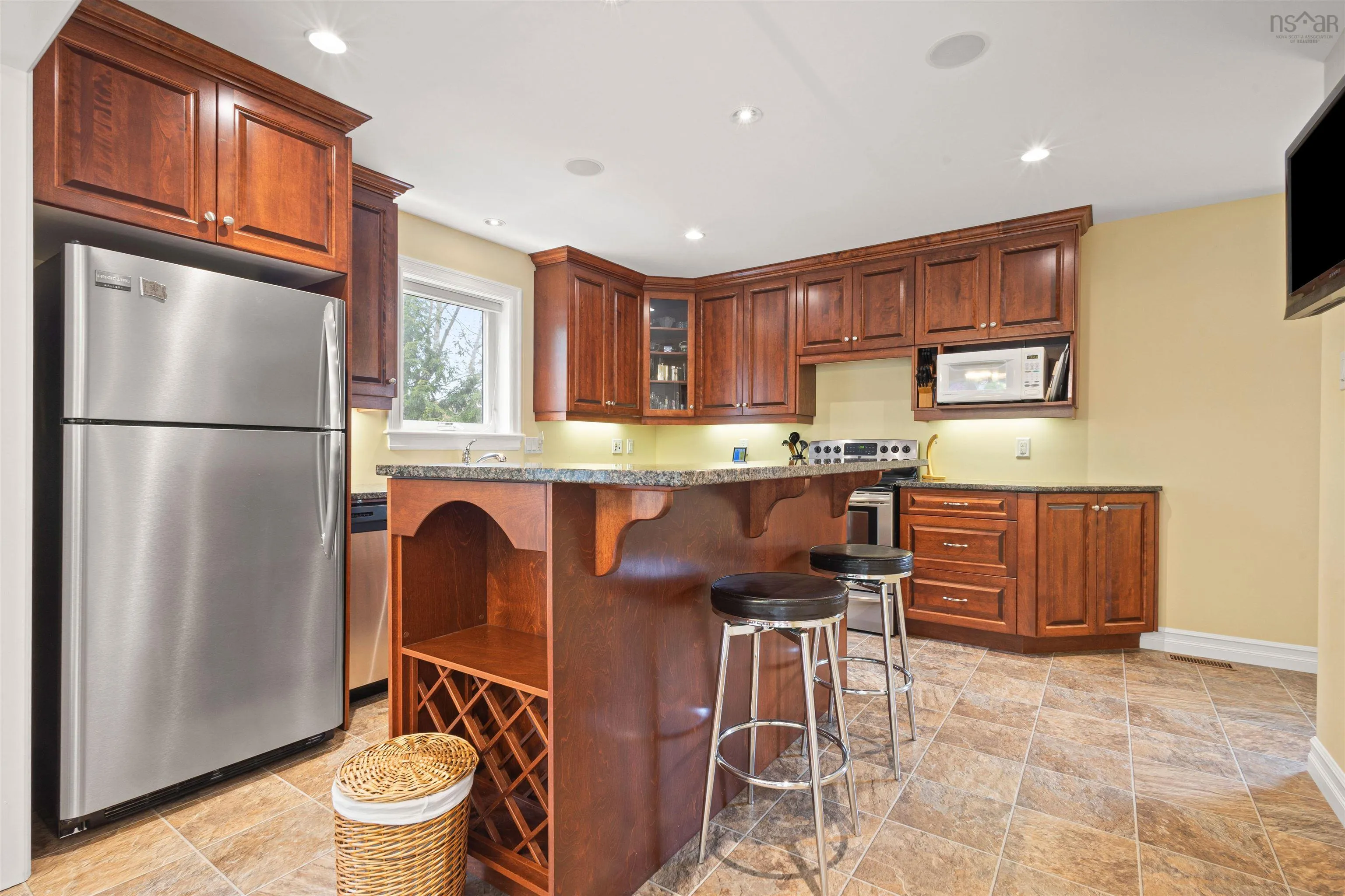 46 Melwood Avenue, Halifax, NS B3N 1E5, 4 Bedrooms Bedrooms, ,4 BathroomsBathrooms,Residential,For Sale,Melwood,202513603
