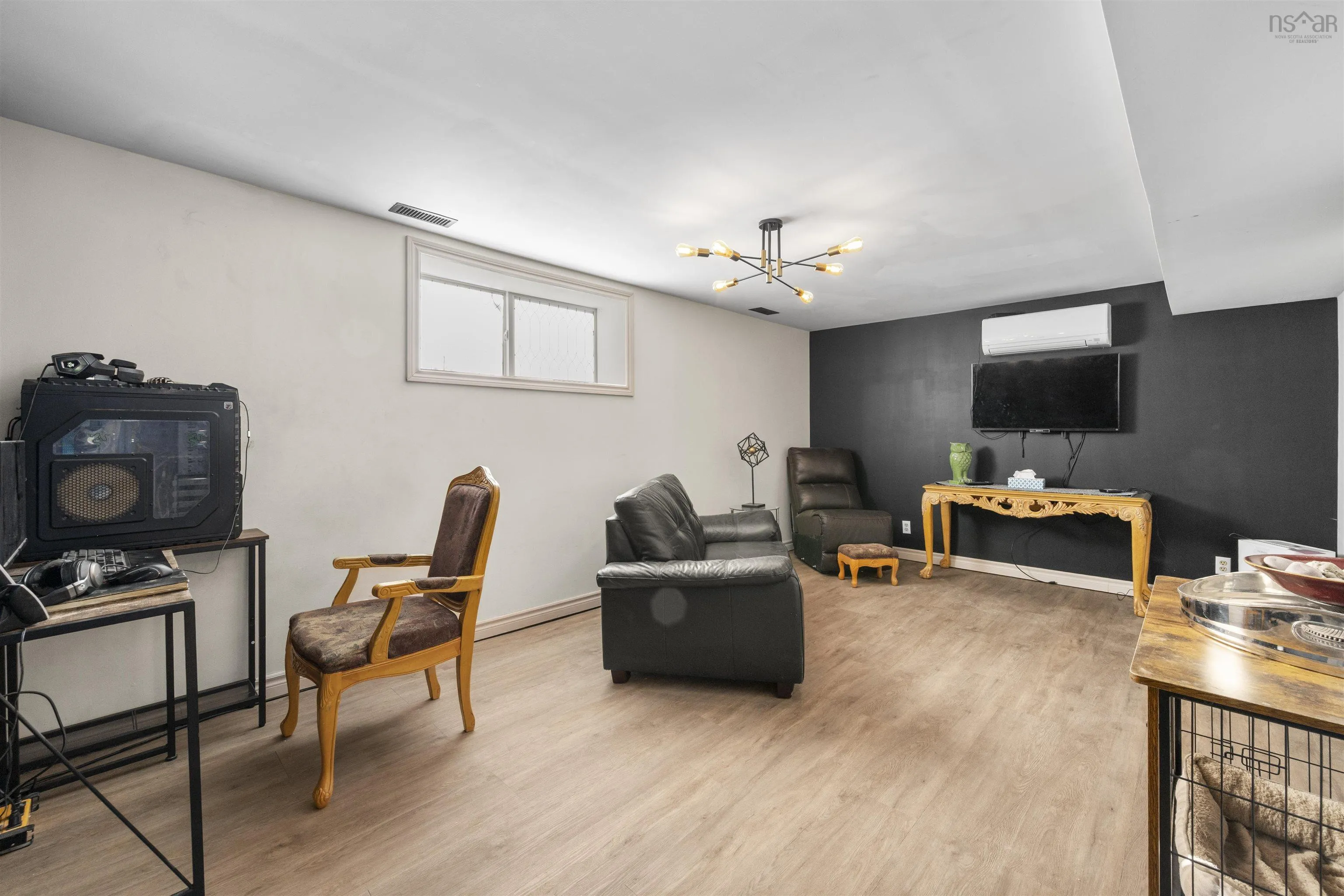 1115 Tufts Avenue, Greenwood, NS B0S 1R0, 5 Bedrooms Bedrooms, ,2 BathroomsBathrooms,Residential,For Sale,Tufts,202523409