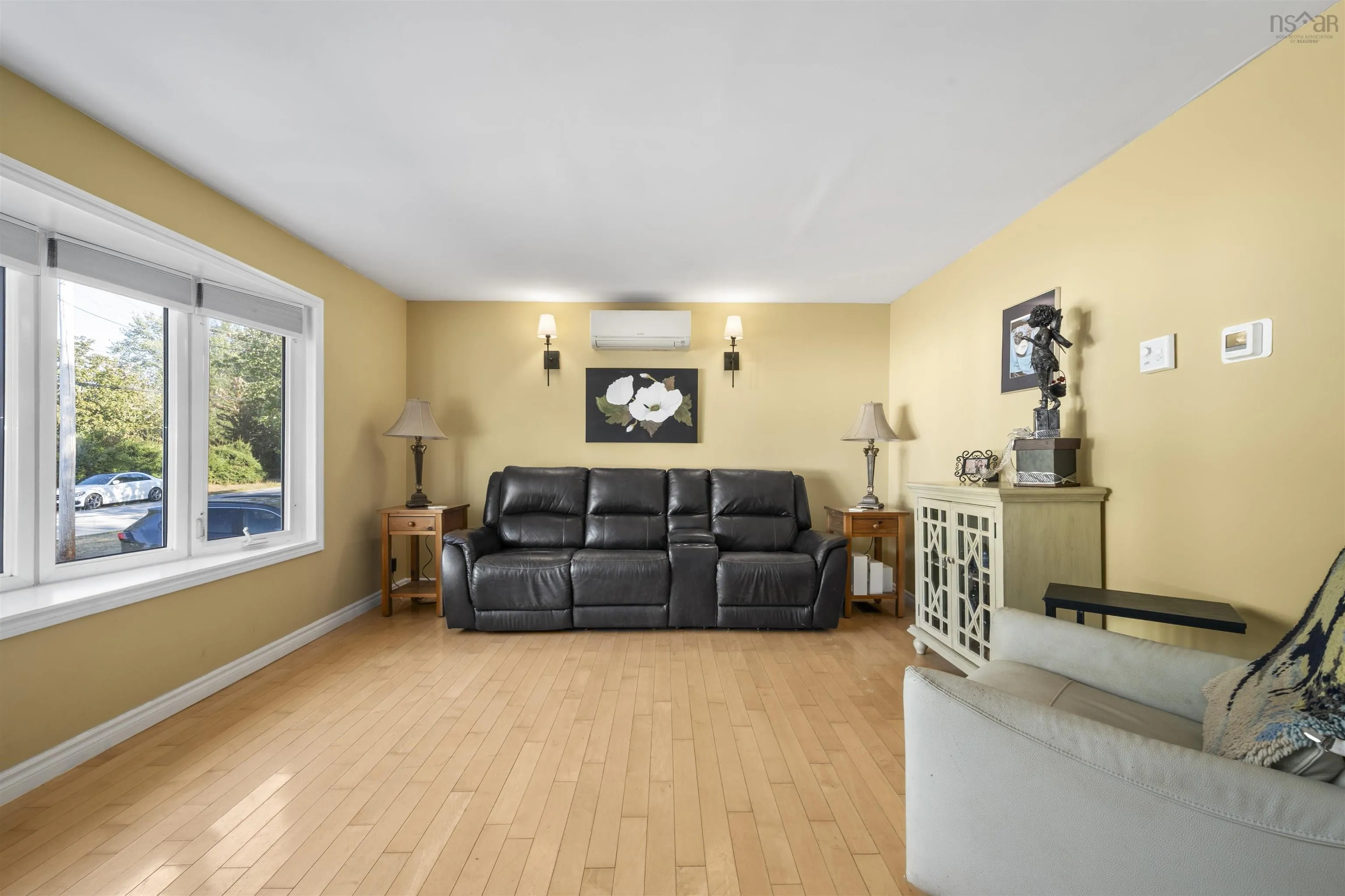 1115 Tufts Avenue, Greenwood, NS B0S 1R0, 5 Bedrooms Bedrooms, ,2 BathroomsBathrooms,Residential,For Sale,Tufts,202523409