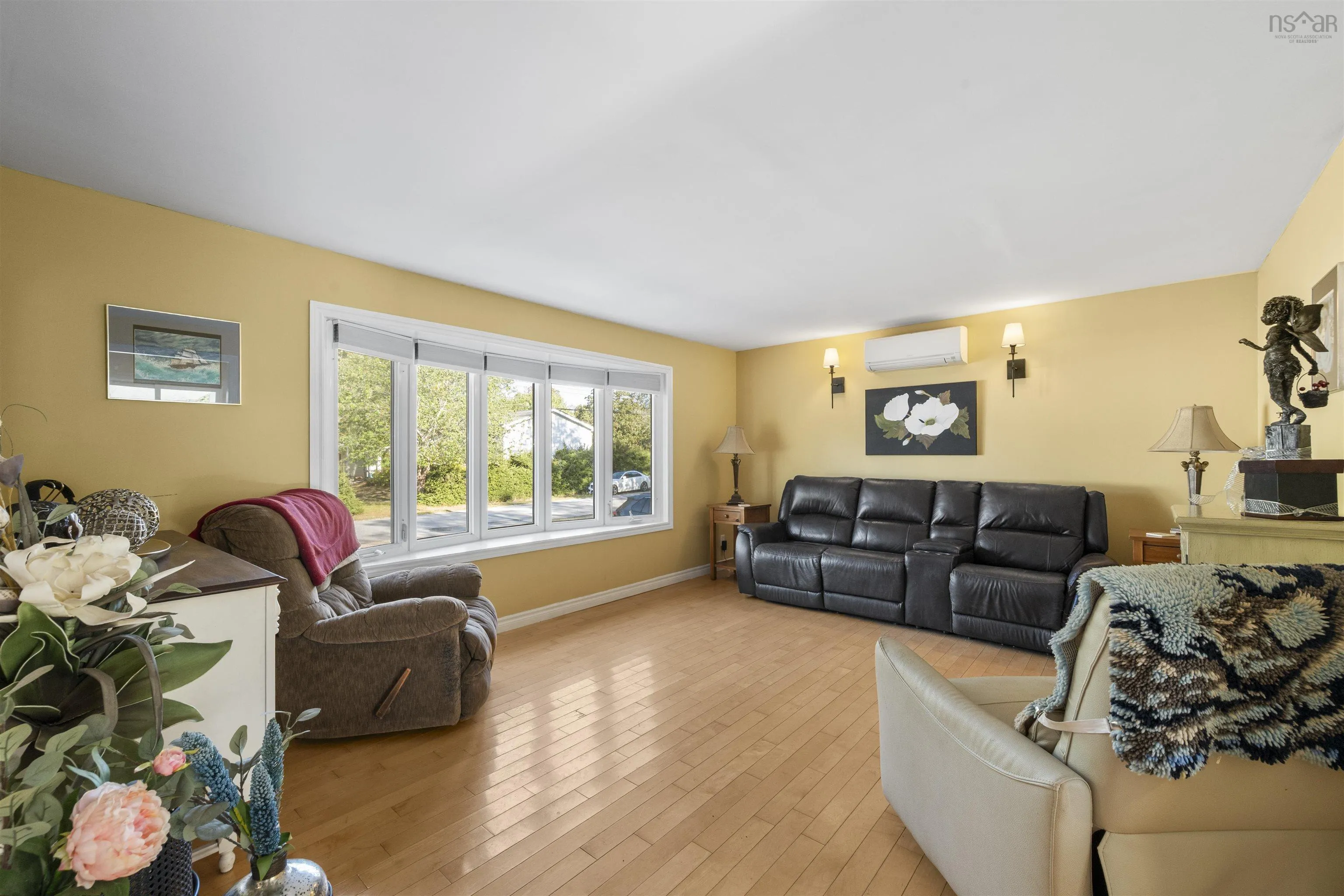 1115 Tufts Avenue, Greenwood, NS B0S 1R0, 5 Bedrooms Bedrooms, ,2 BathroomsBathrooms,Residential,For Sale,Tufts,202523409